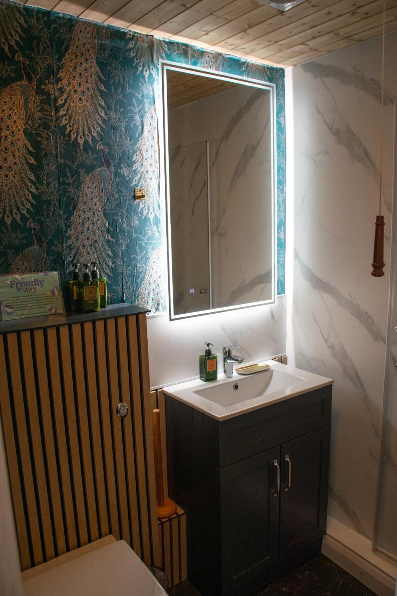 Double Room Private Bathroom