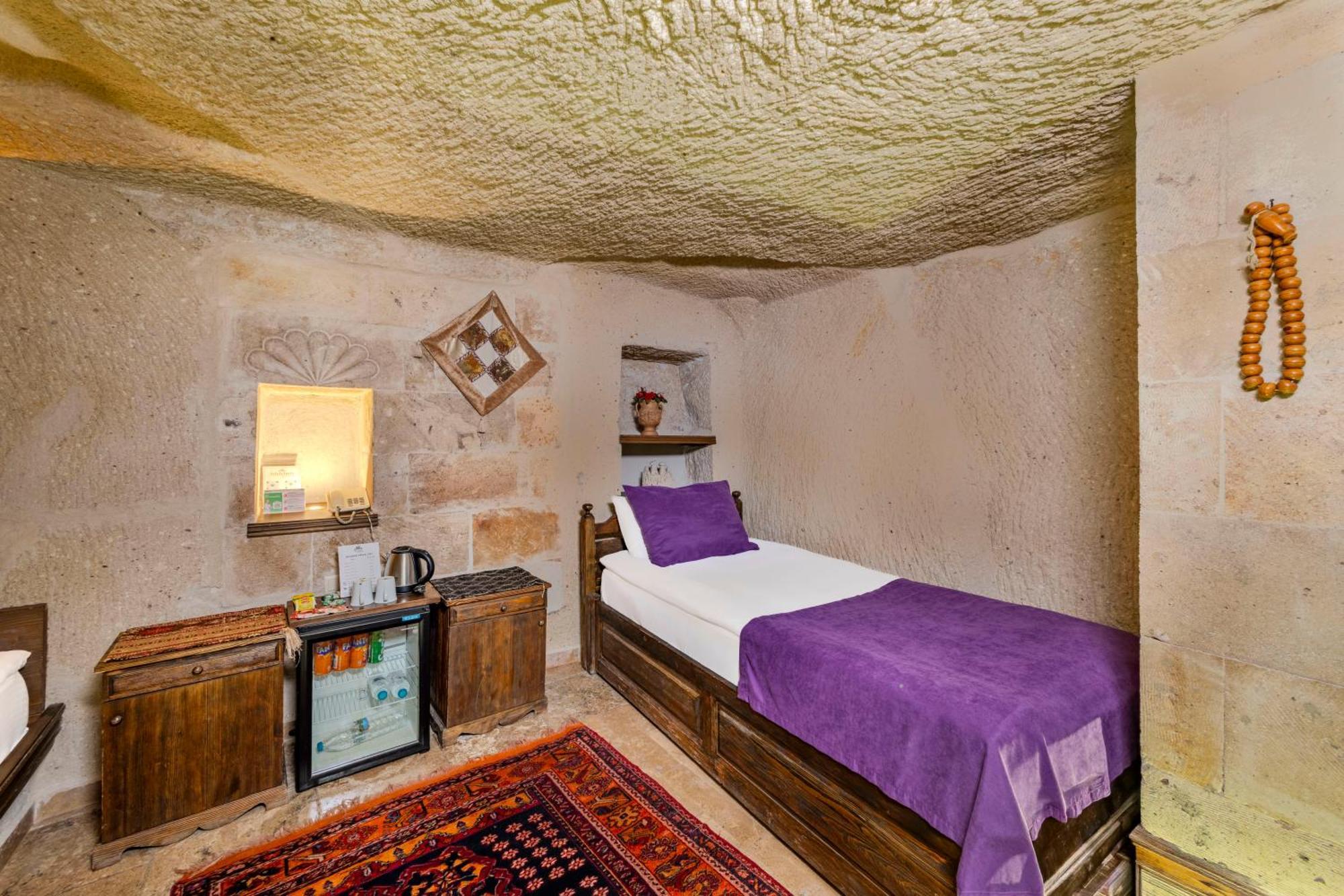 Cave Twin Room