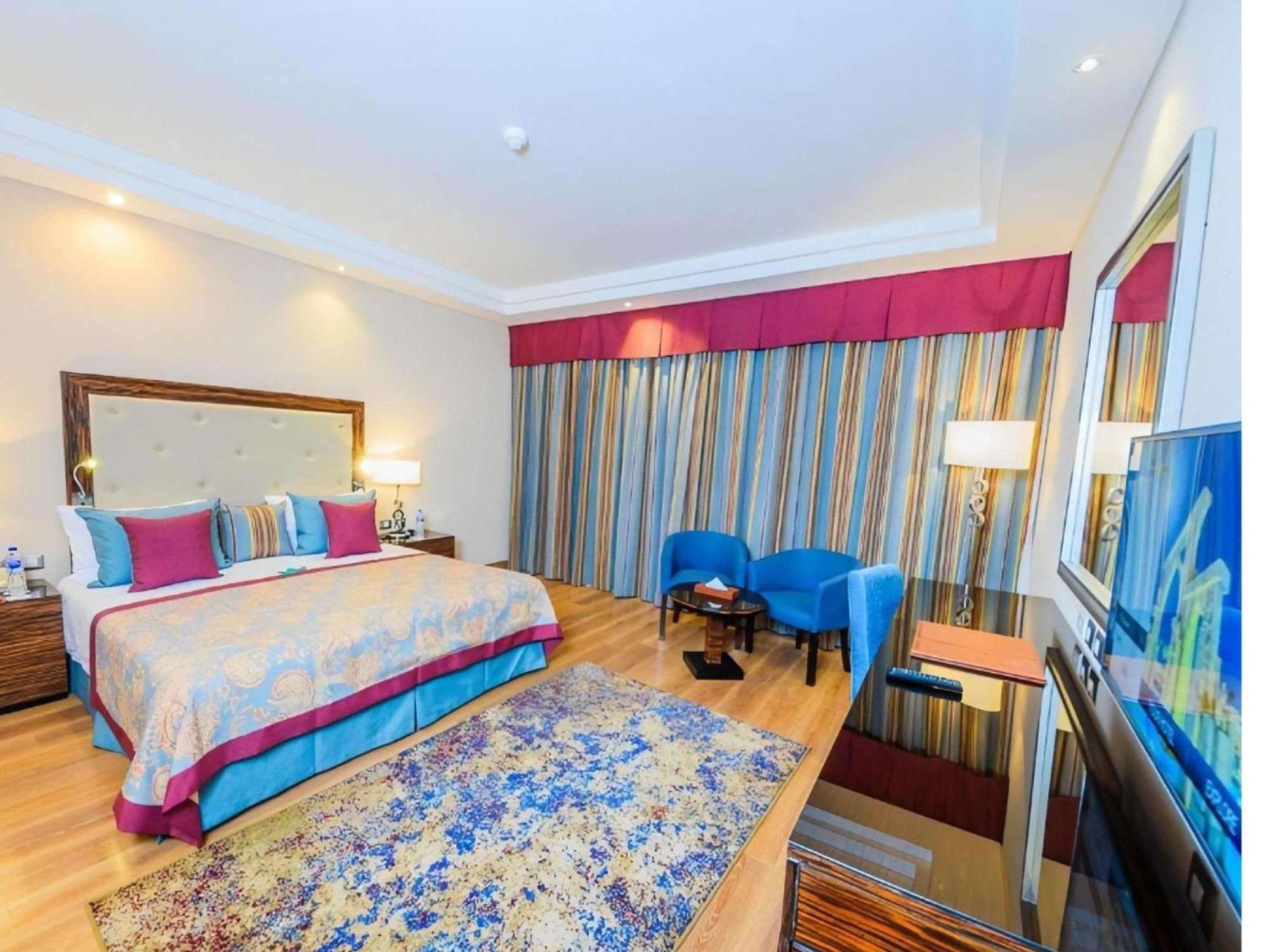Deluxe Room Aqua King Bed