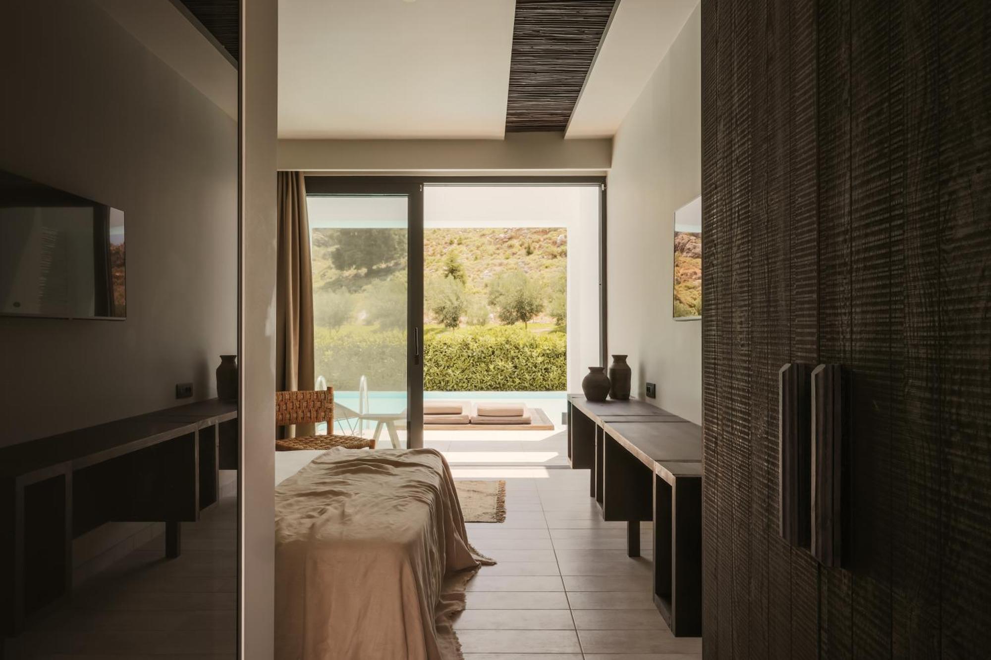 Deluxe Swim Up Twin Room