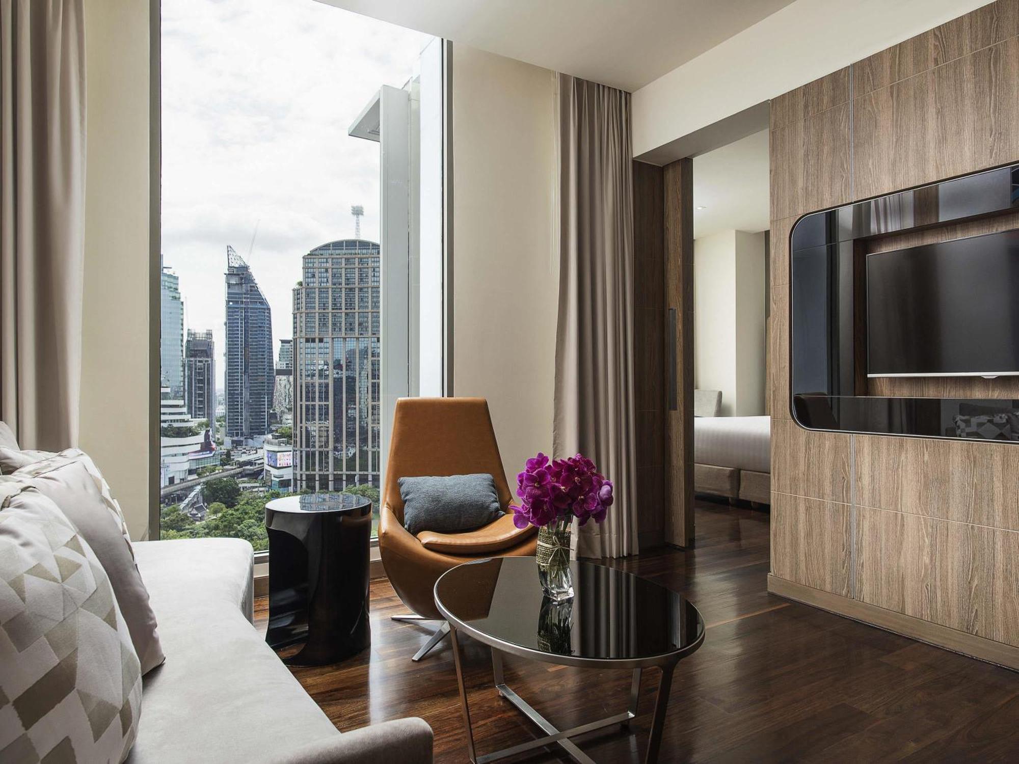 Executive Suite Lounge Access