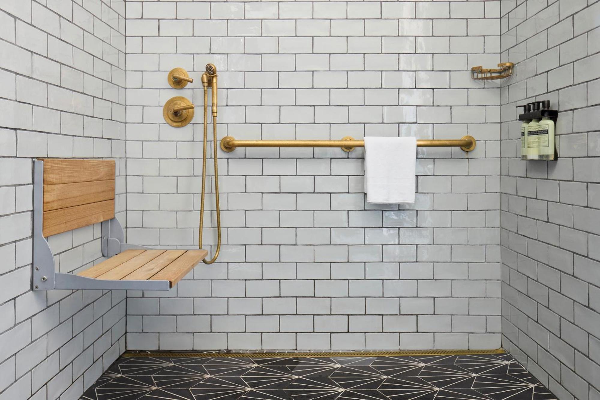Kamer met Queensize Bed - Geschikt voor Gasten met een Lichamelijke Beperking