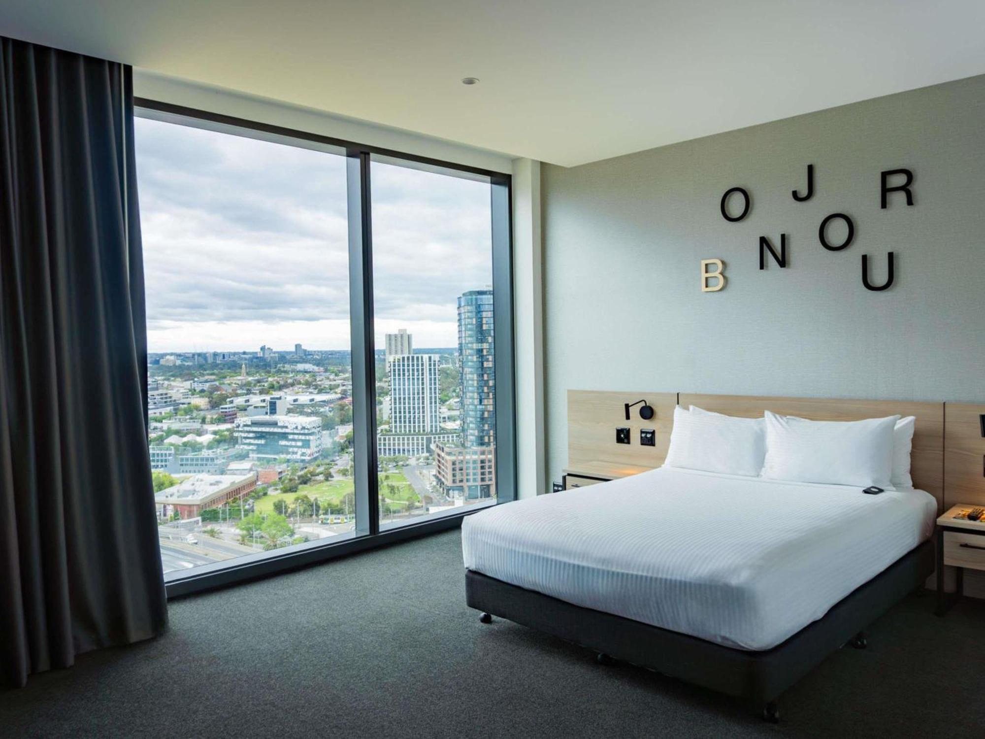 Standard Queen Room Accessible