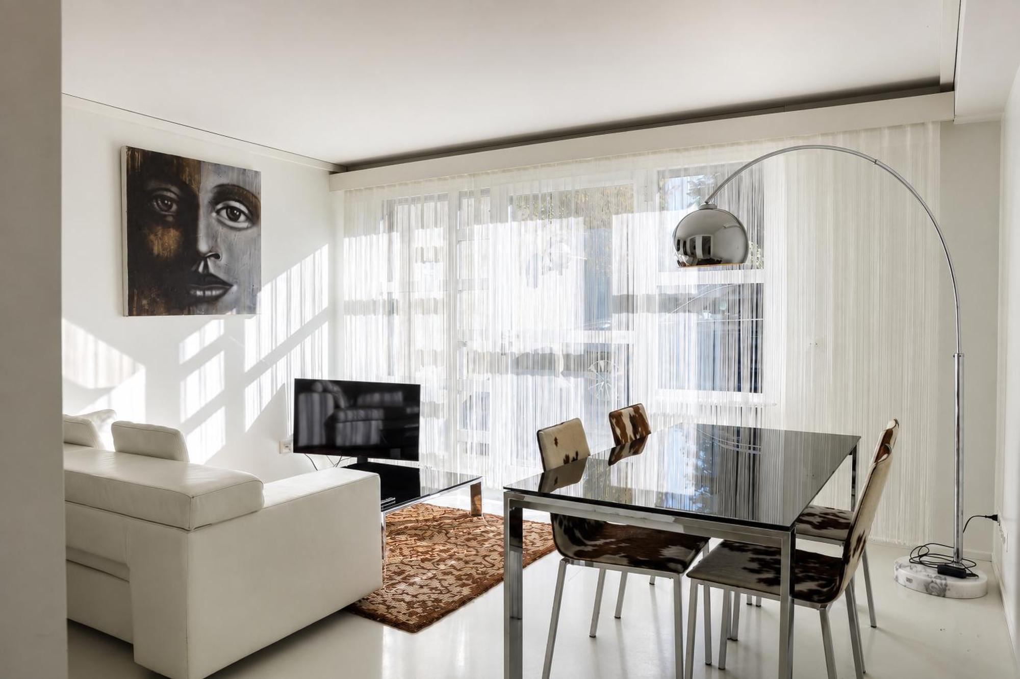 Senior Basement Studio with Kitchenette