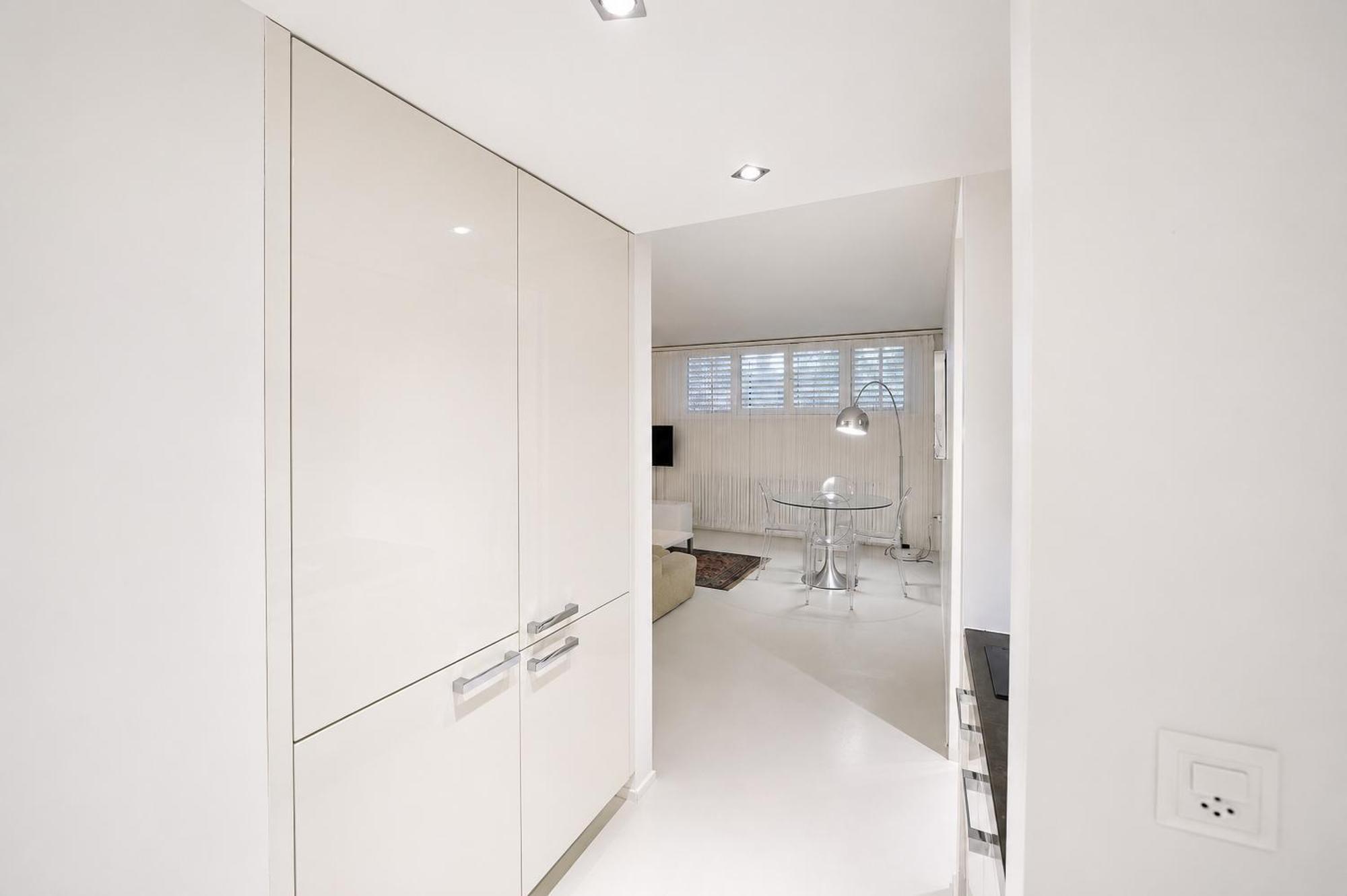 Senior Basement Studio with Kitchenette