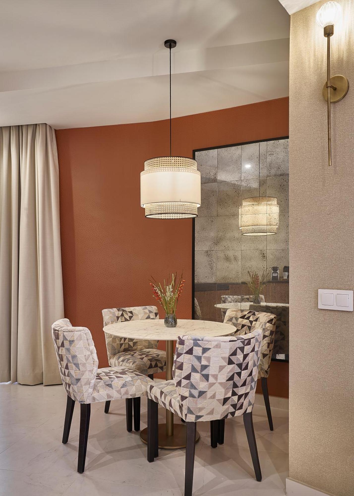 Junior Suite street floor