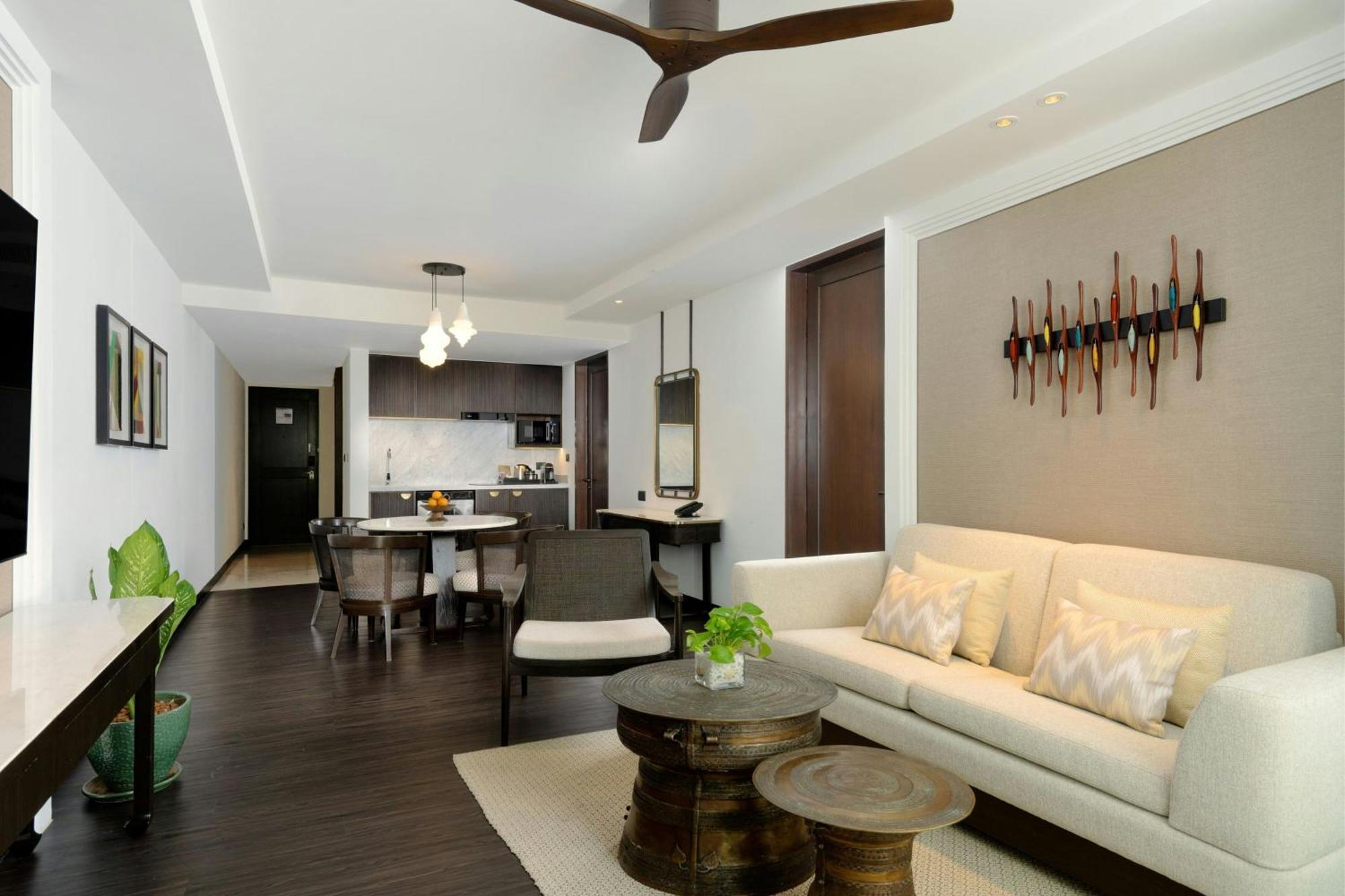 Two-Bedroom Apartment One King Bed Two Twin Beds