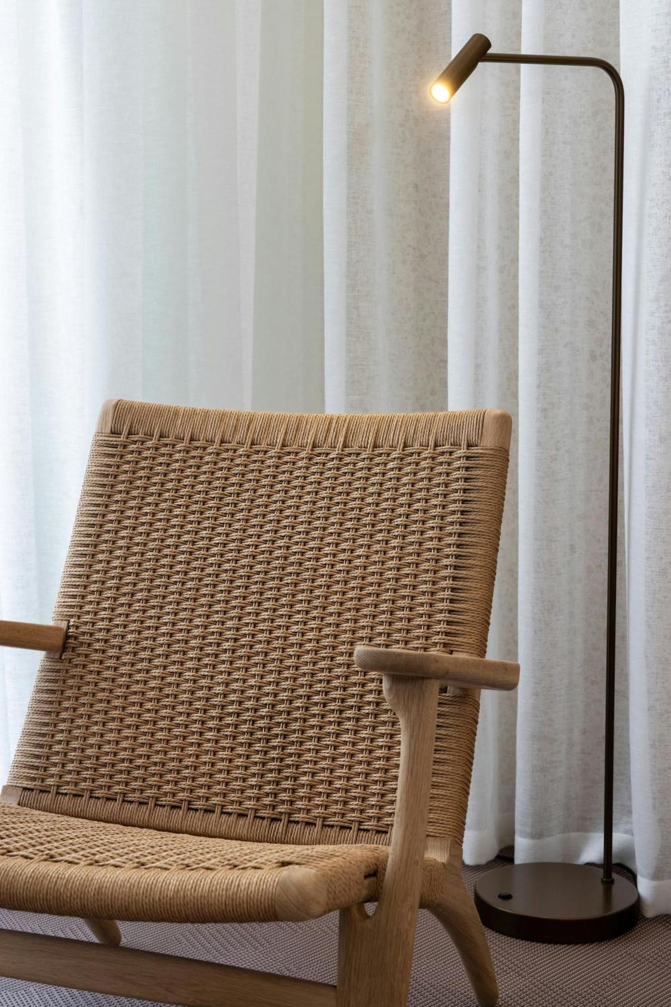 Comfort King Skyline Guest room Balcony