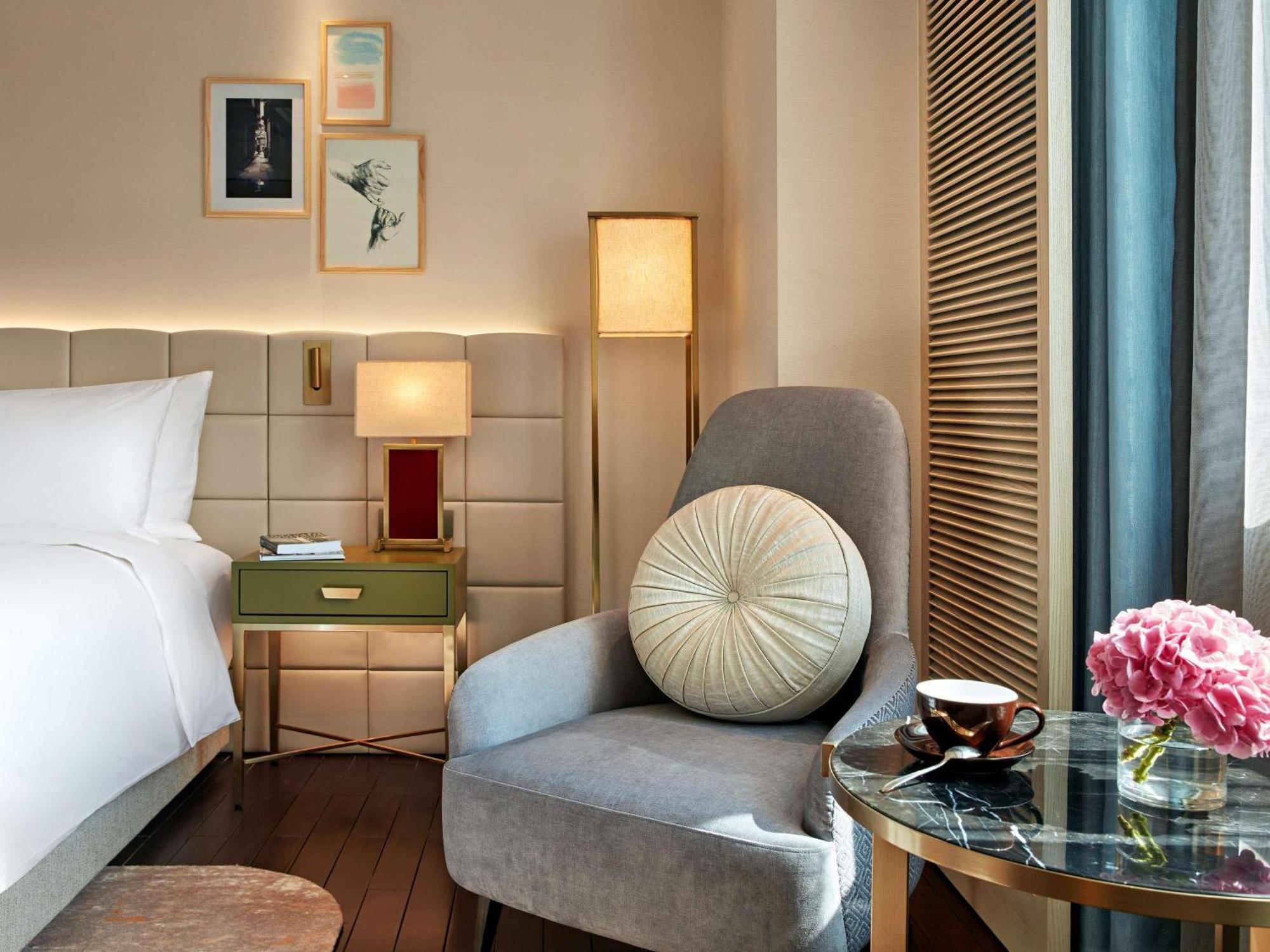Executive King Room Lounge Access High Floor Complimentary daily chocolate hour 5-6pm