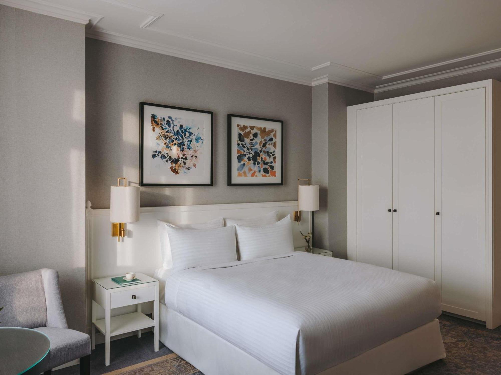 Habitación Fairmont con cama extragrande y vistas a la ciudad