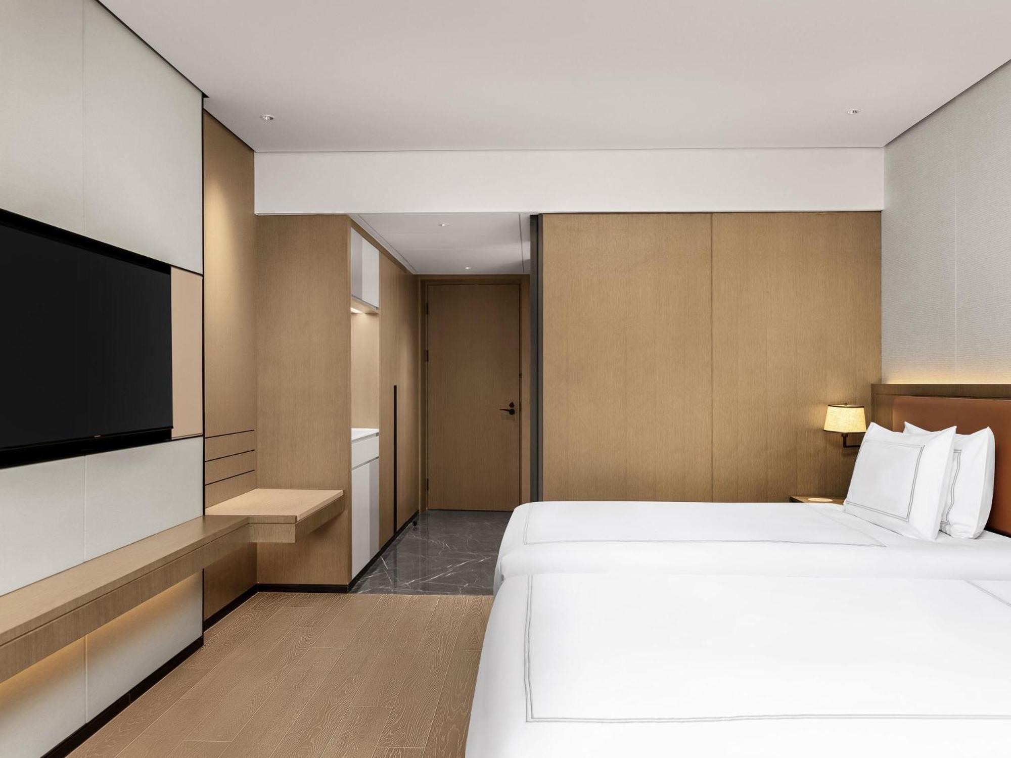 Premier Twin Room