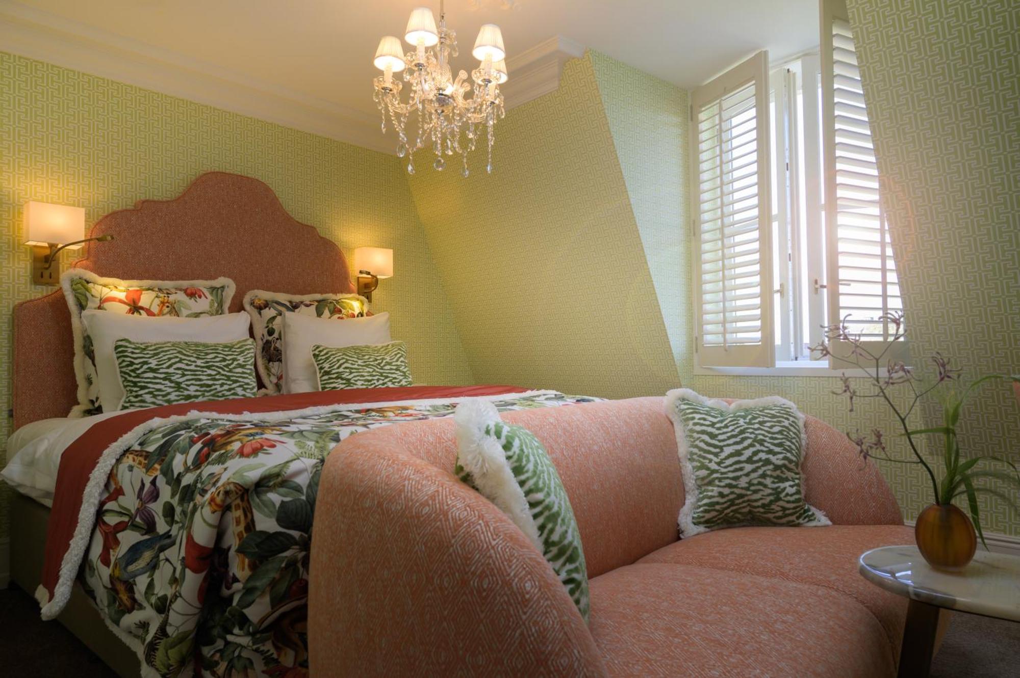 Deluxe Double or Twin Room Canal View