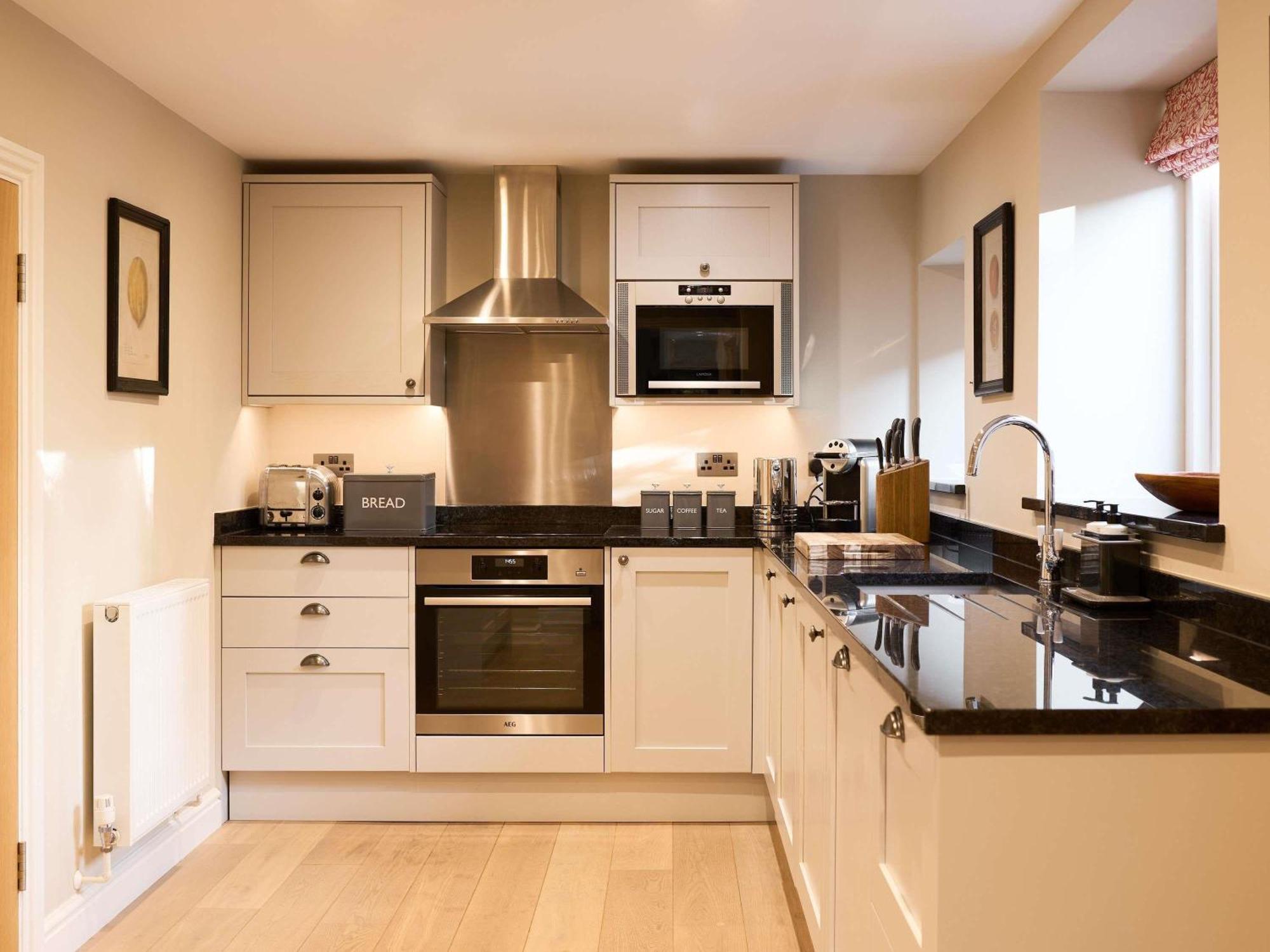 One-Bedroom Manor Cottage