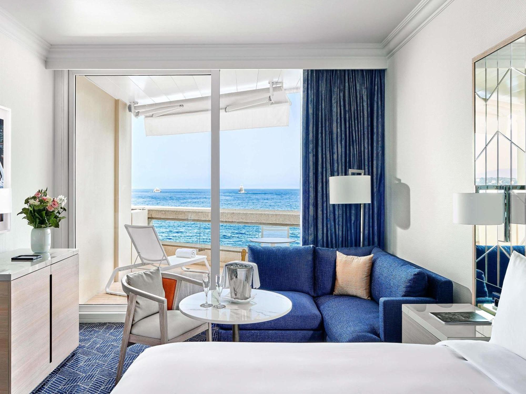 Deluxe King Room Sea View