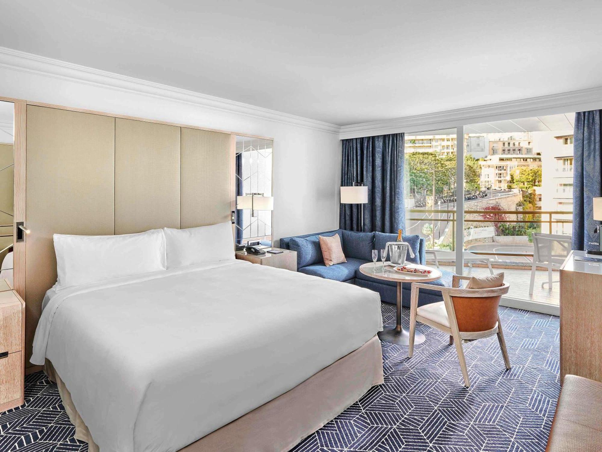 Hairpin Room City View 1 King Bed