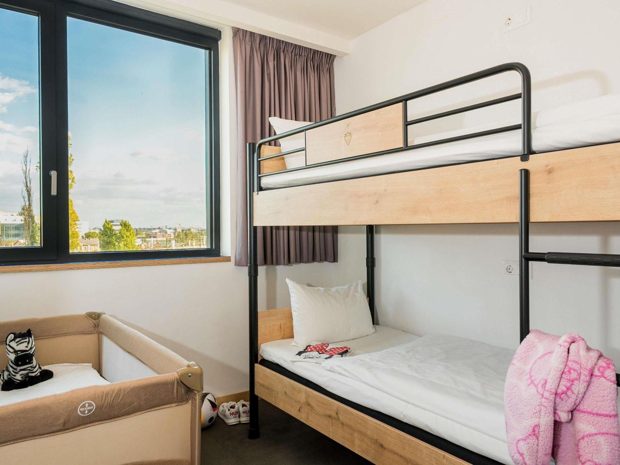Family Room Double Bed Bunk Bed