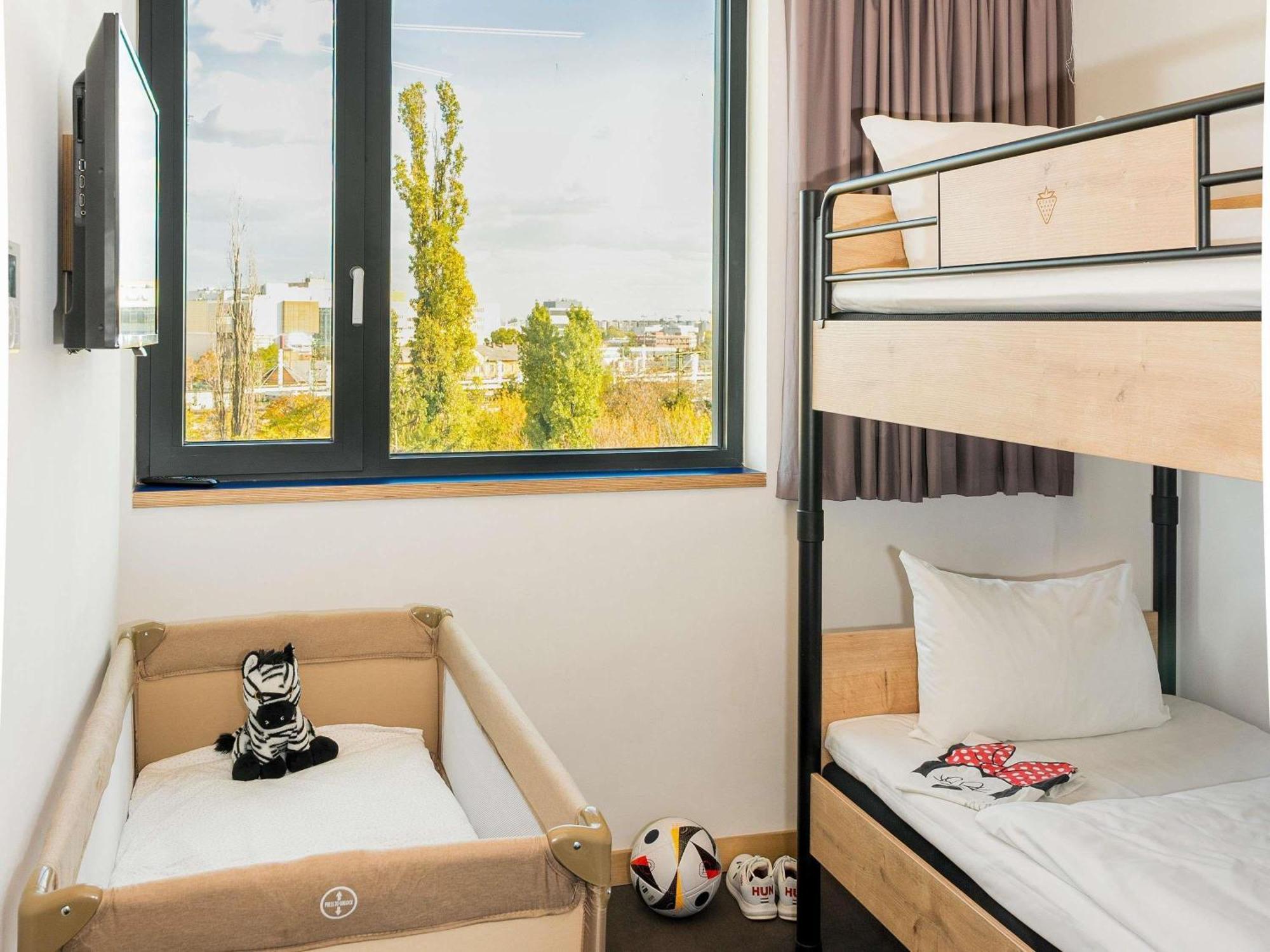 Family Room Double Bed Bunk Bed