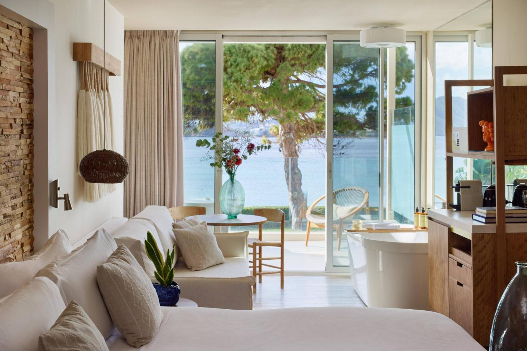 Extra ME Junior Suite Sea View