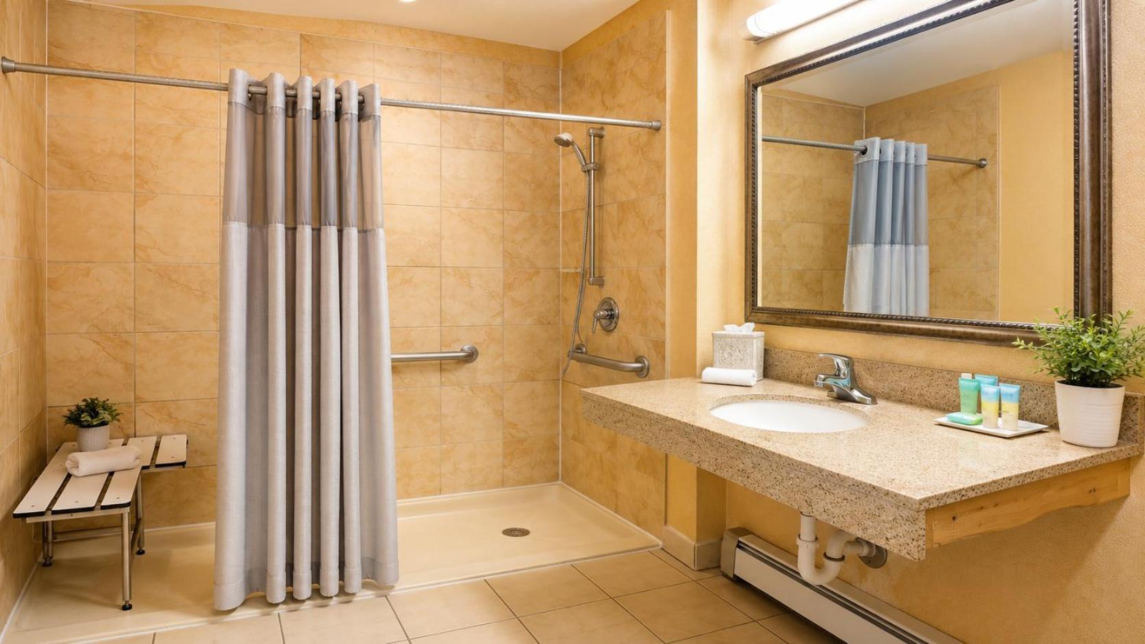 Queen Room Roll Shower