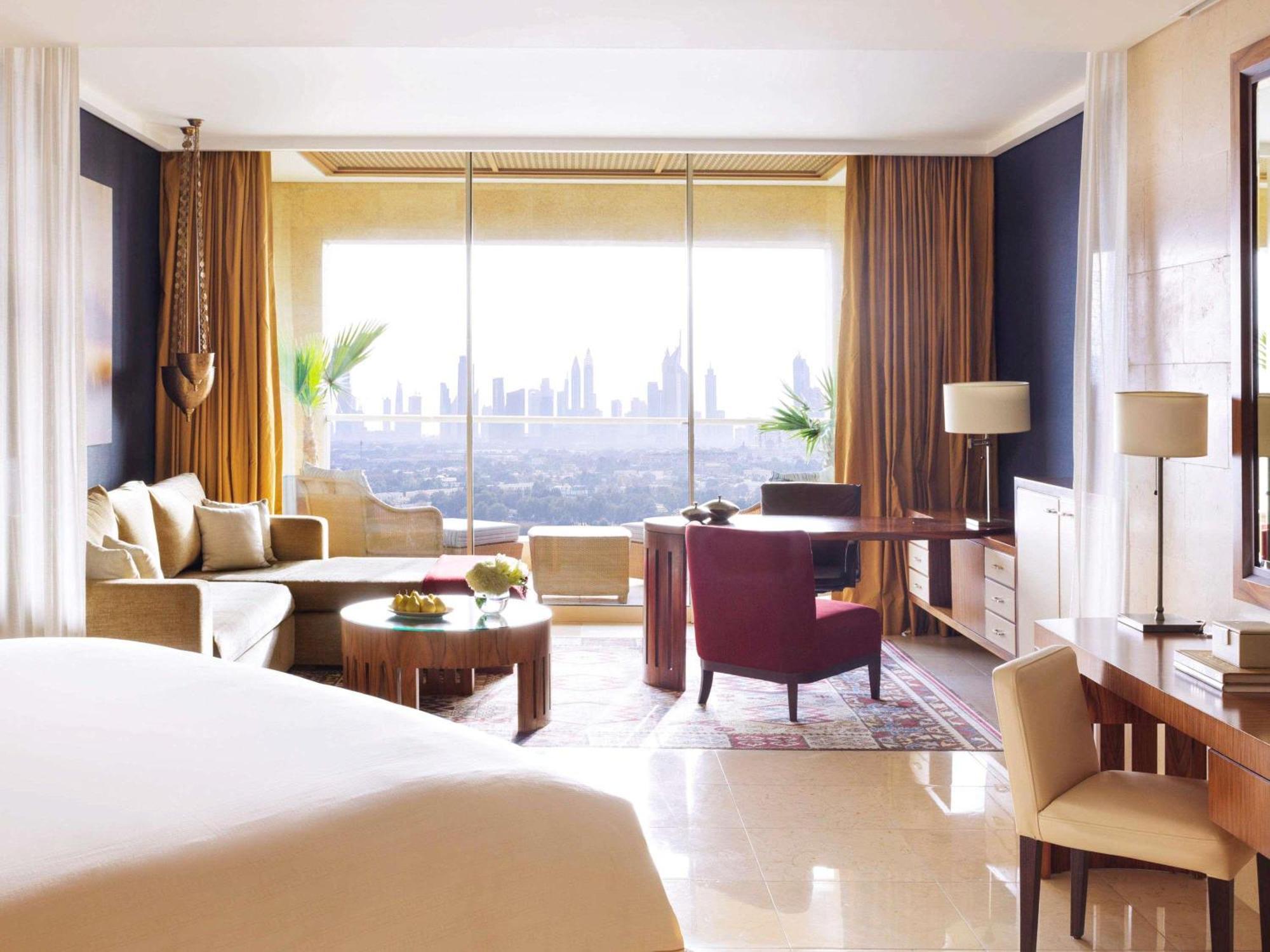 Raffles Club Room Terrace & Club Lounge Access including Daily Evening Drinks & Canapes
