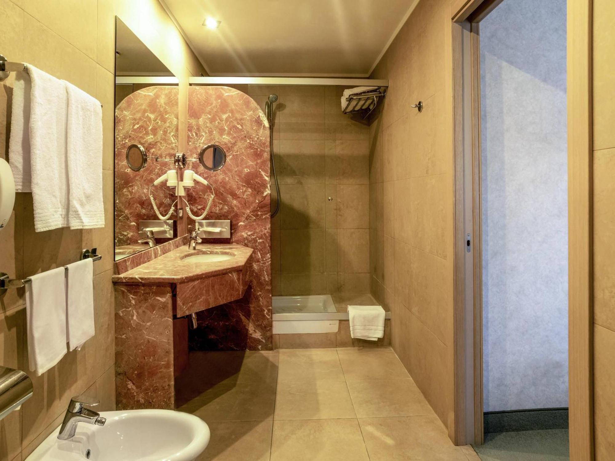 Queen Room Disability Access