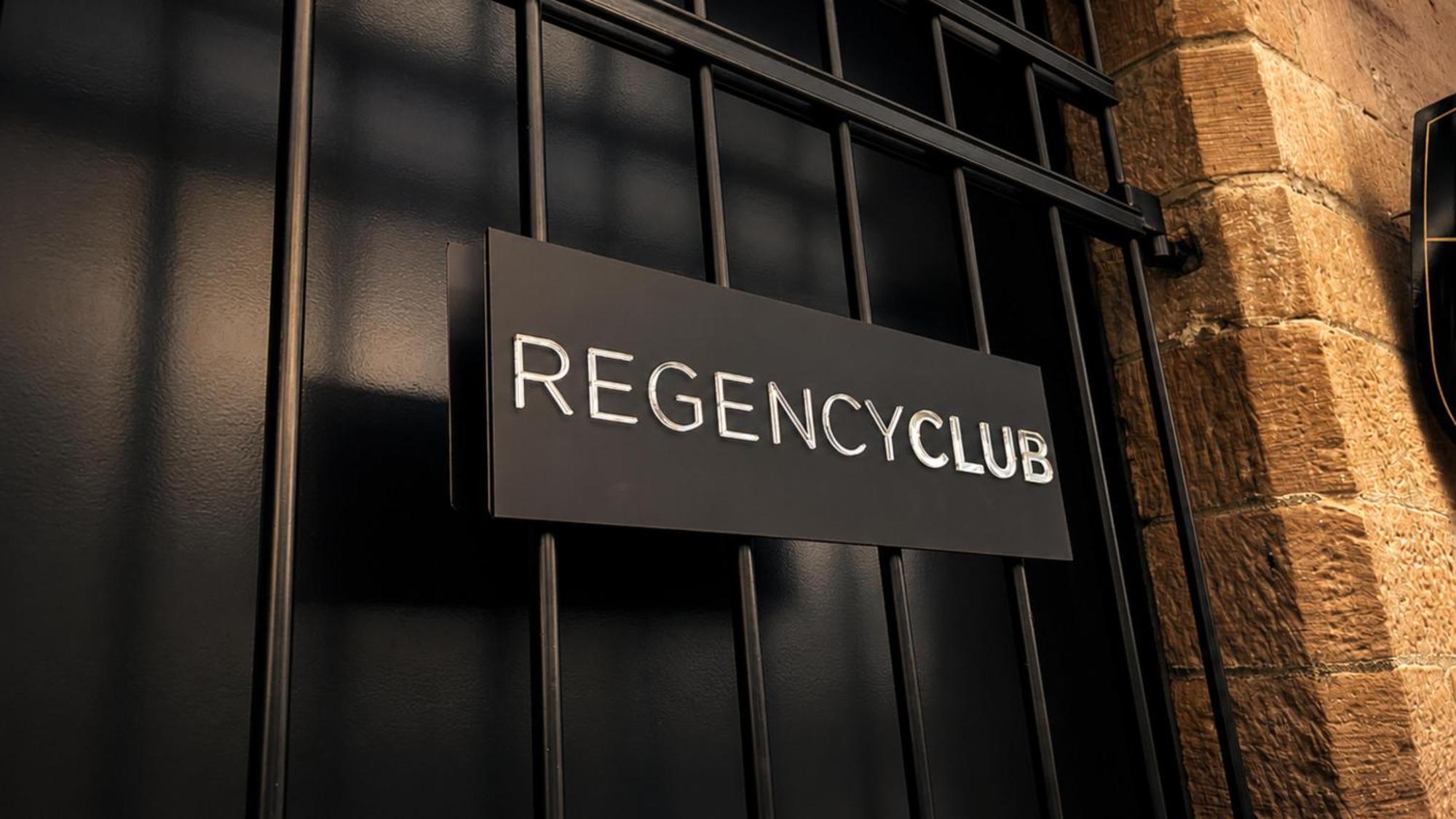 Queen Room Club Access