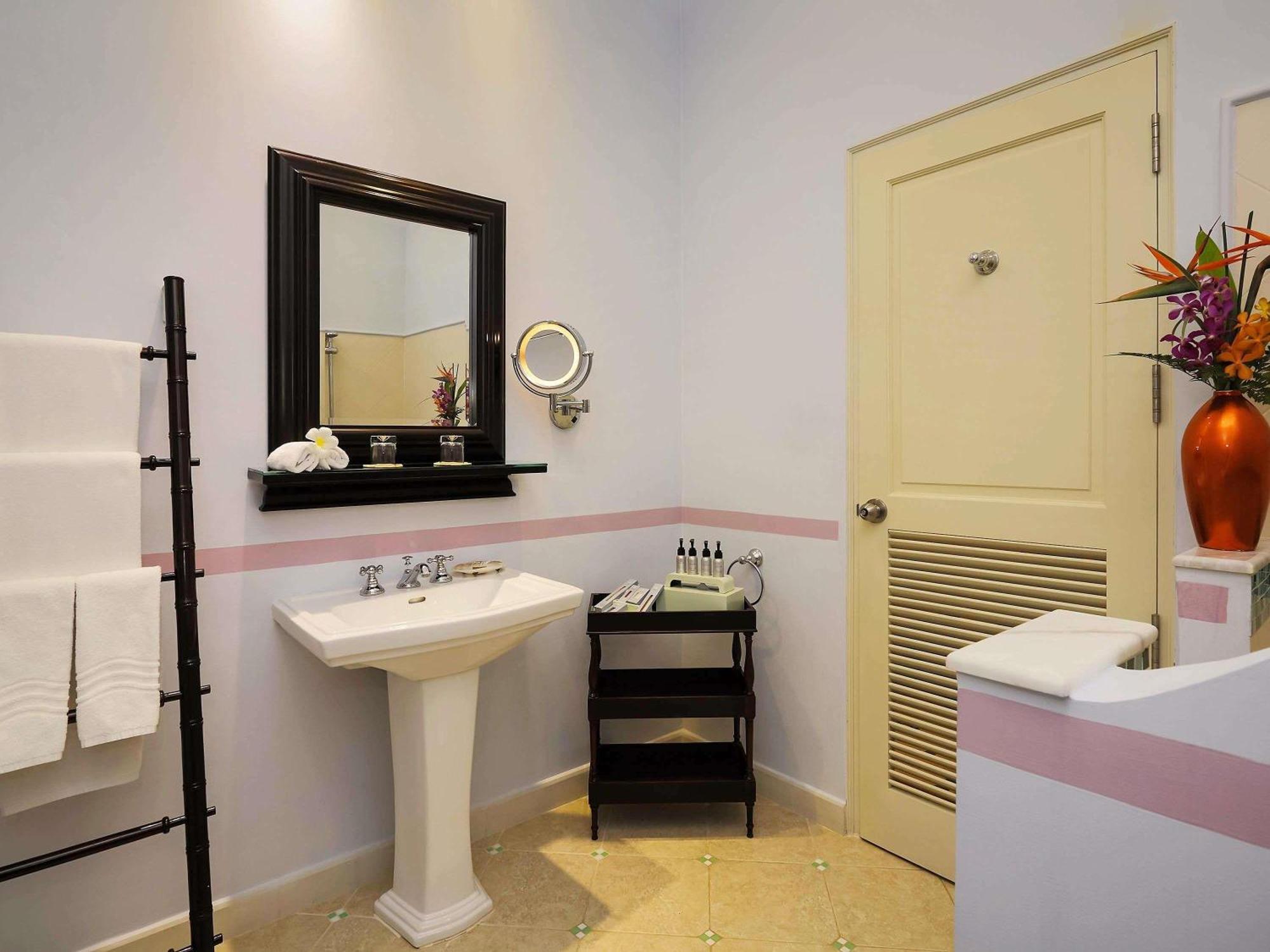 Premier Deluxe Double or Twin Room Garden View