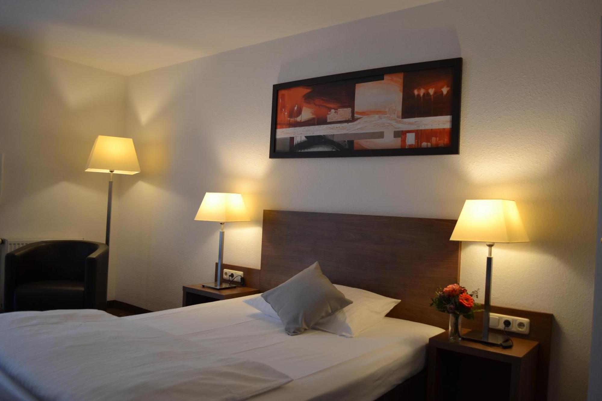 Standard Queen Room