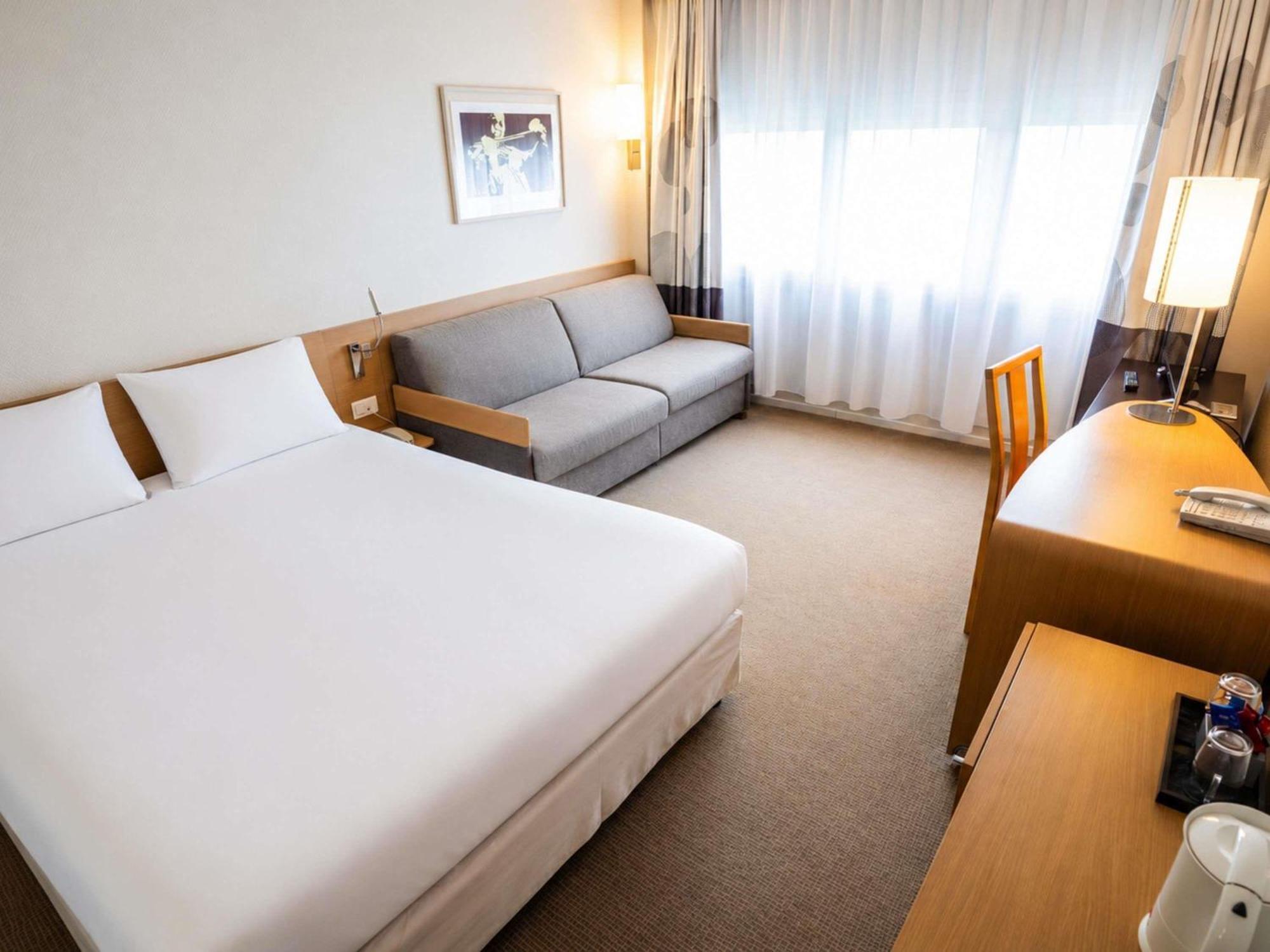 Classic Double Room Double Sofa Bed
