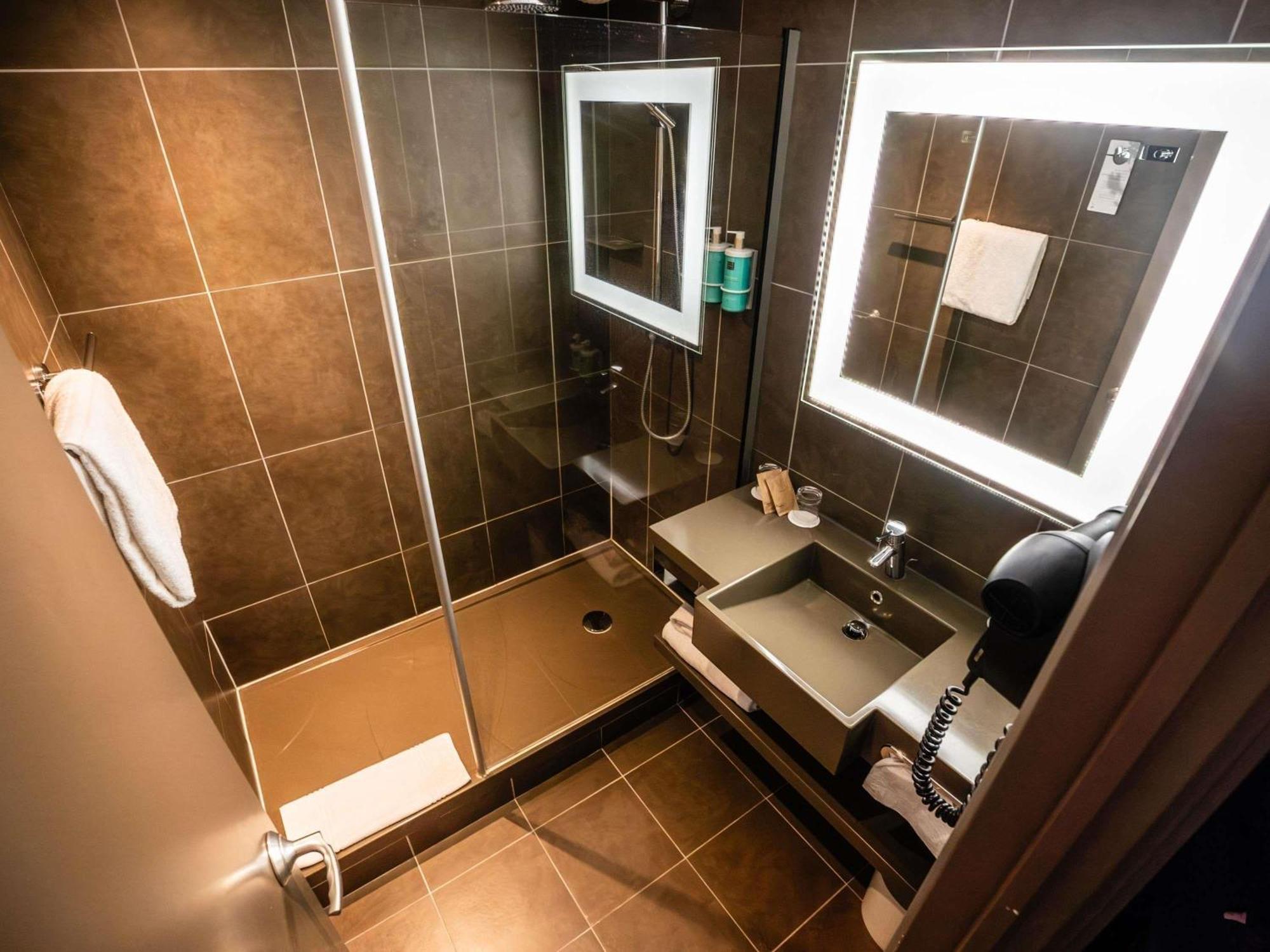 Executive Queen Room