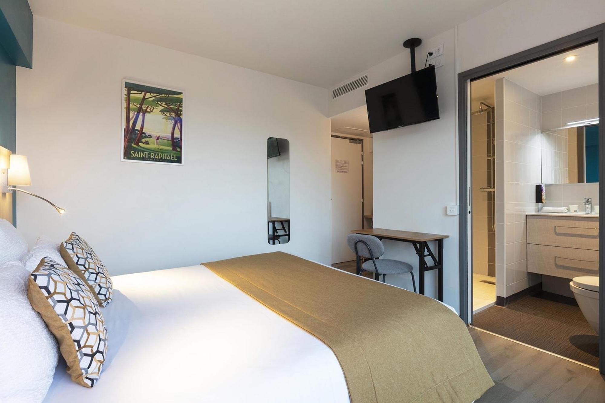 Superior Queen Room Balcony Higher Floor or Non-Smoking