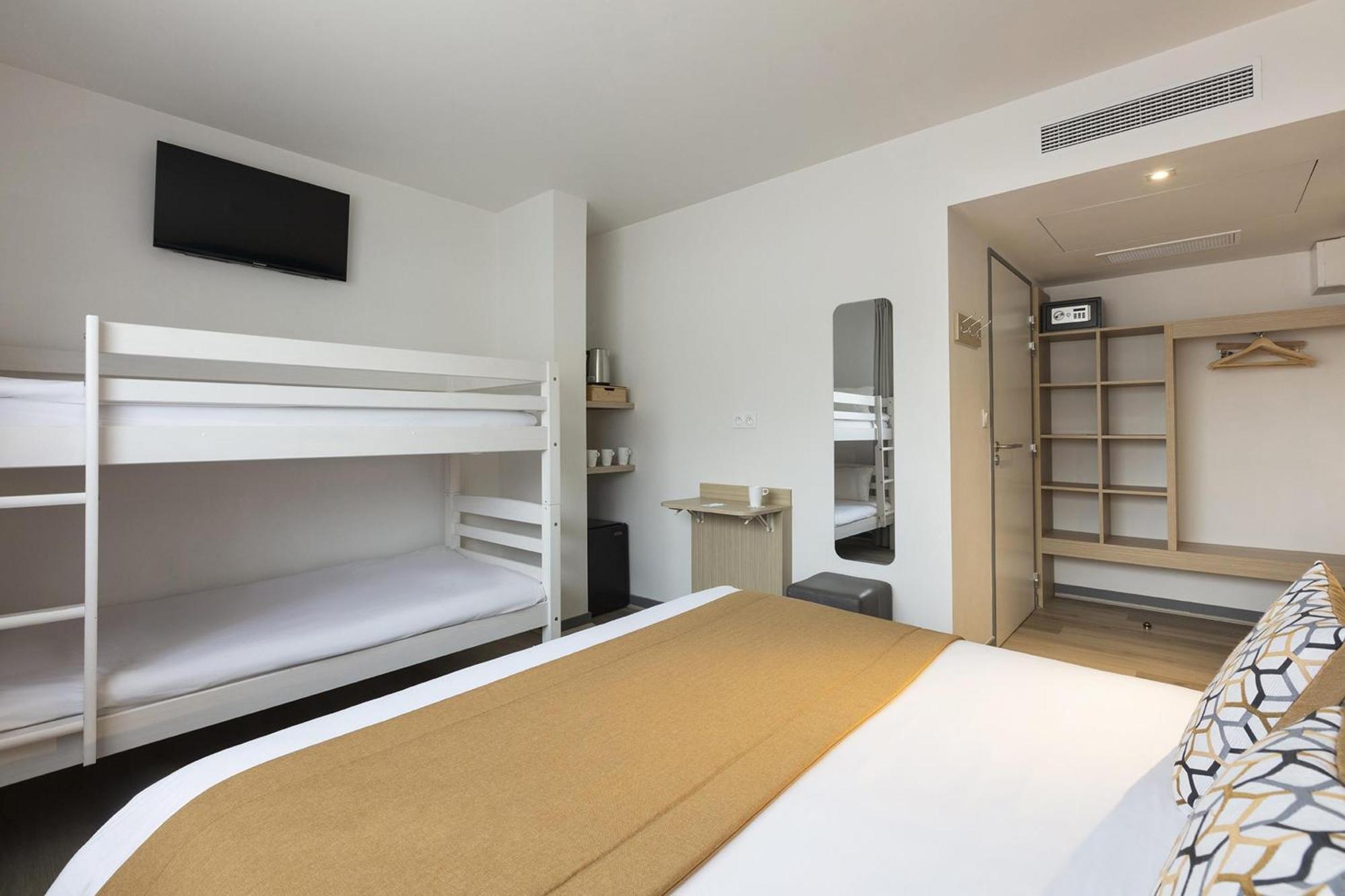 Family Room One Double Bed One Bunk Bed Ground Floor or Non-Smoking