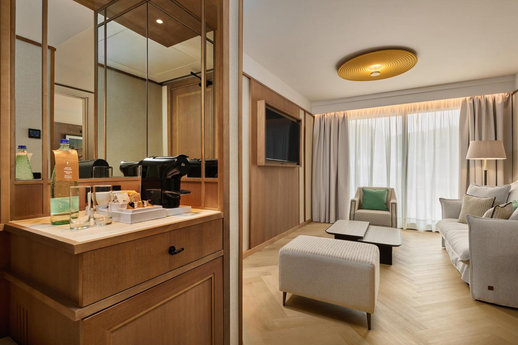 Serenity Suite Swim-Up