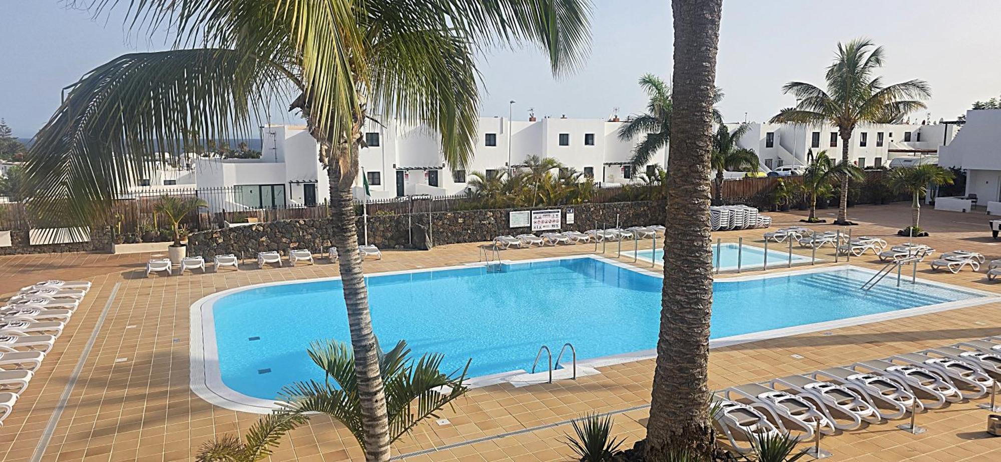Apartamento de 1 dormitorio con vistas completas o parciales a la piscina