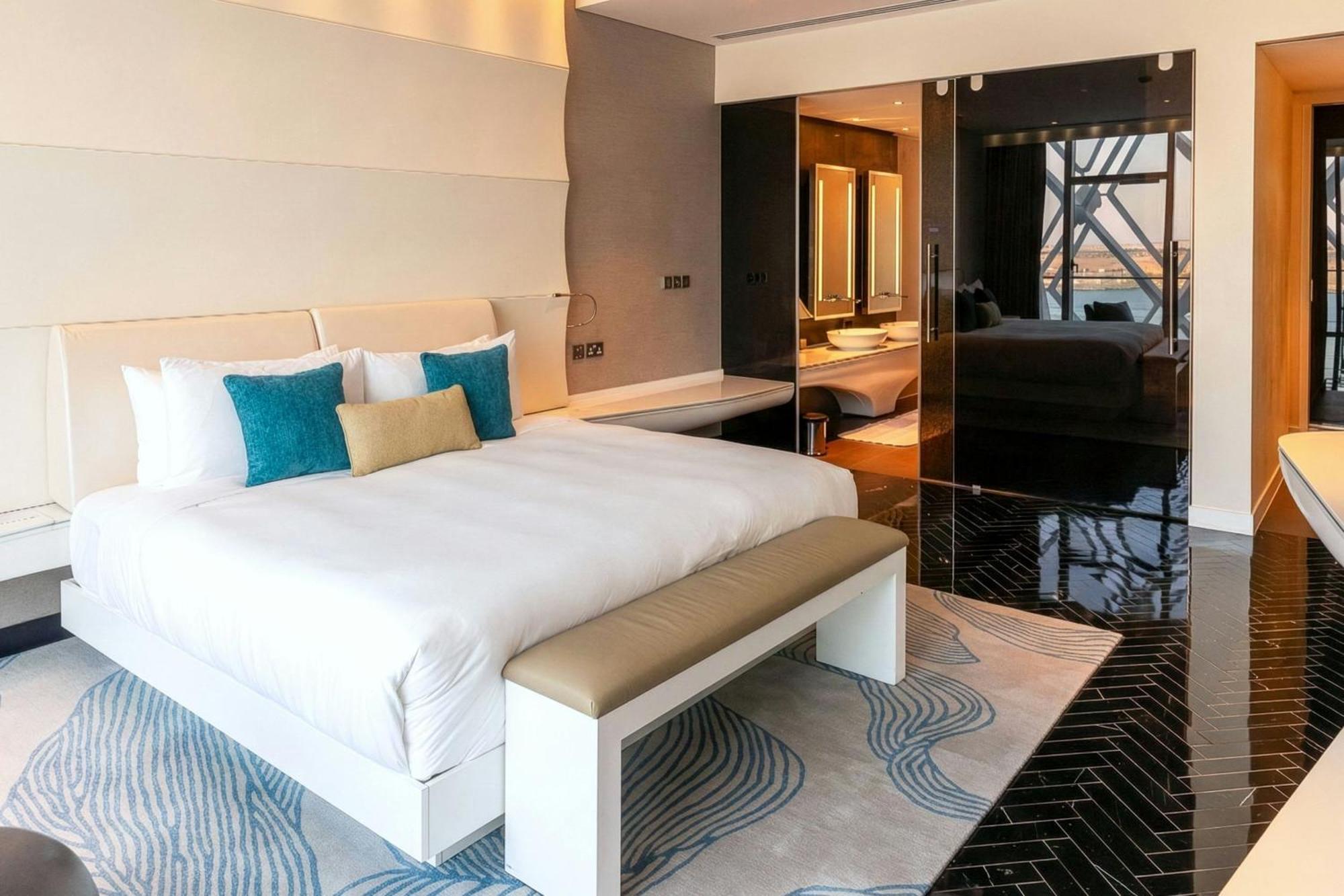 Superior Suite 1 Bedroom Suite 1 King Balcony Complimentary Yas Beach Access
