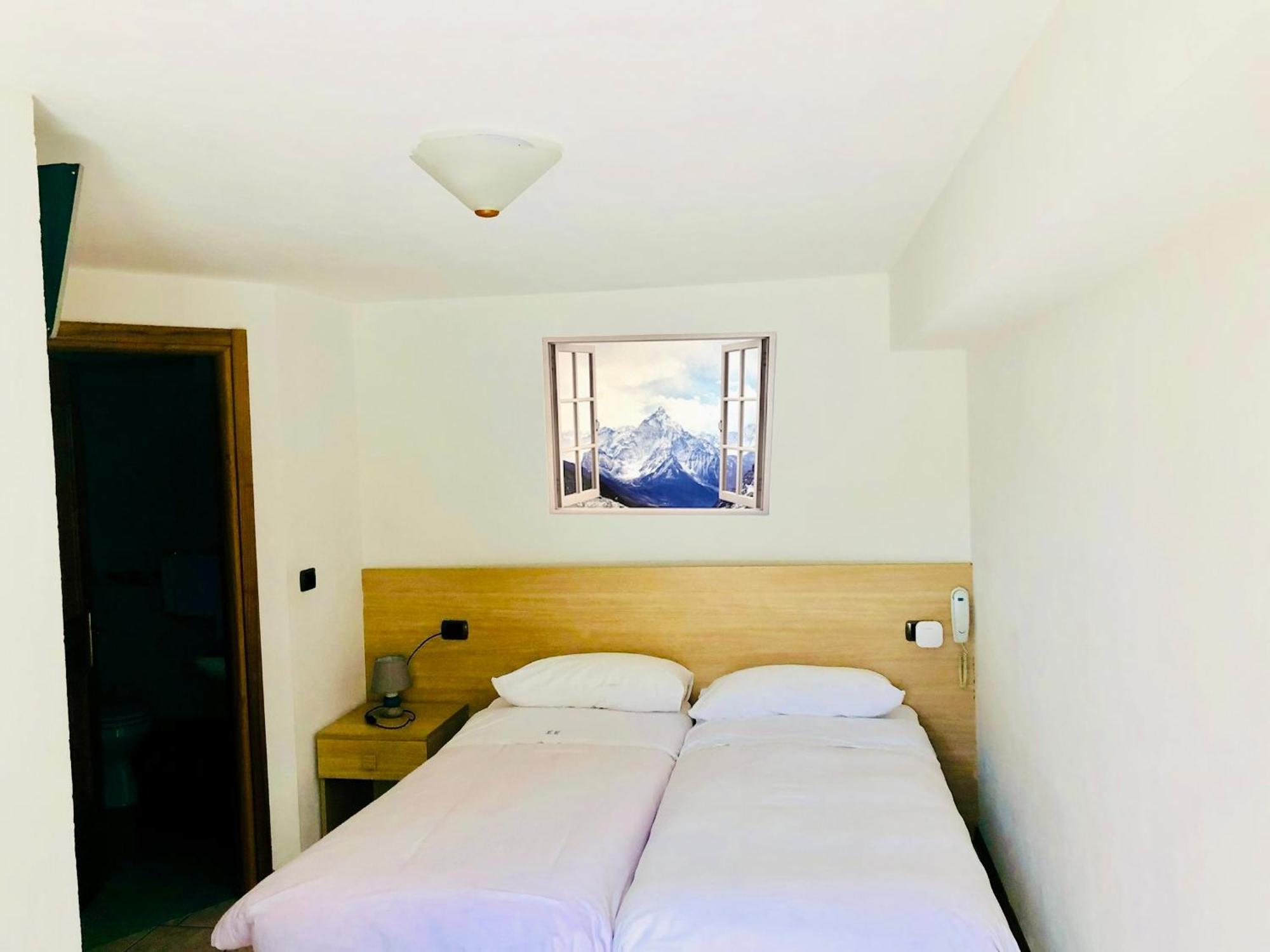 Economy Twin Room