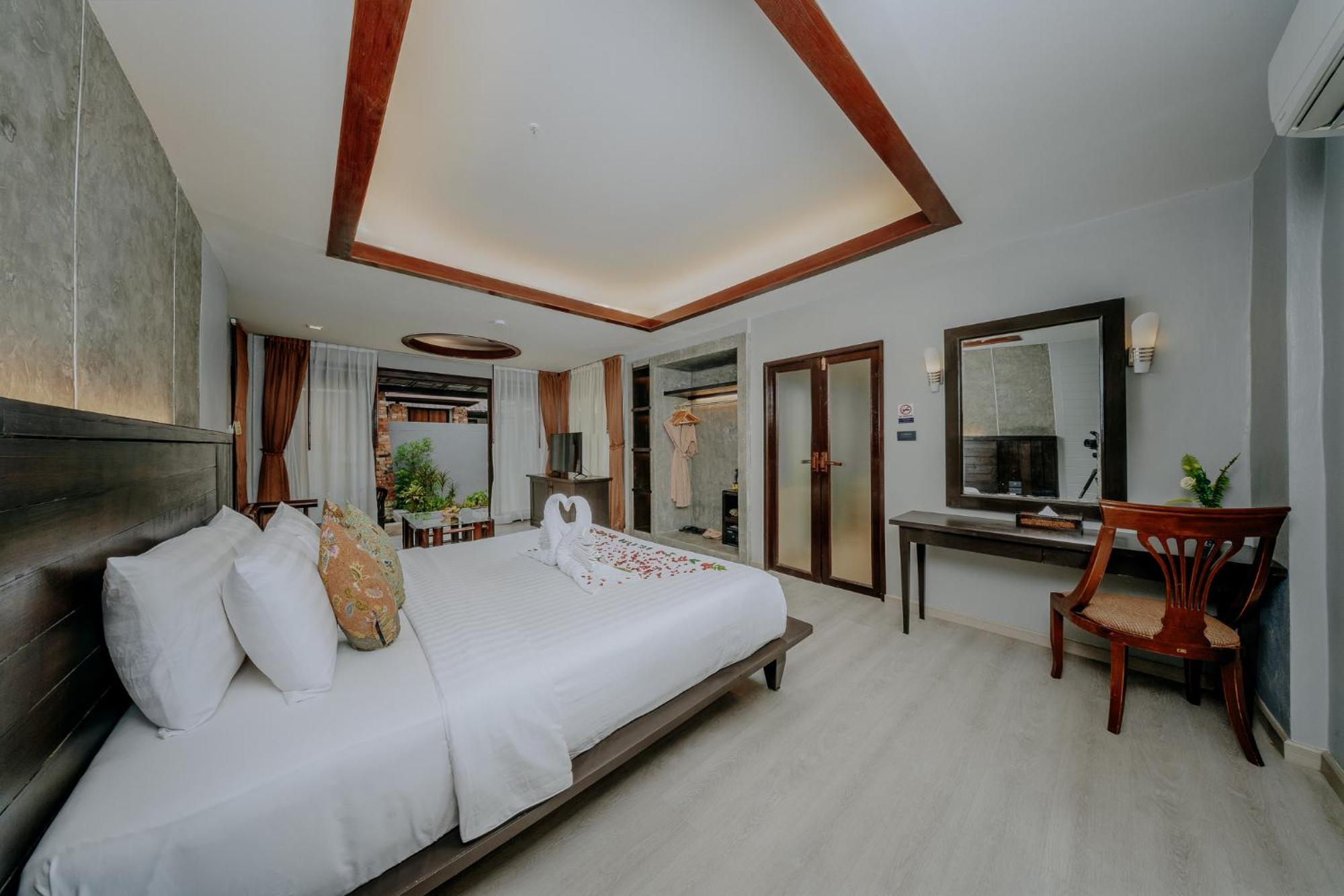 One-Bedroom Cottage Spa Bath