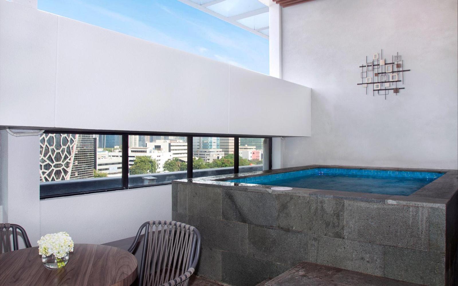 1-Bedroom Suites Plunge Pool