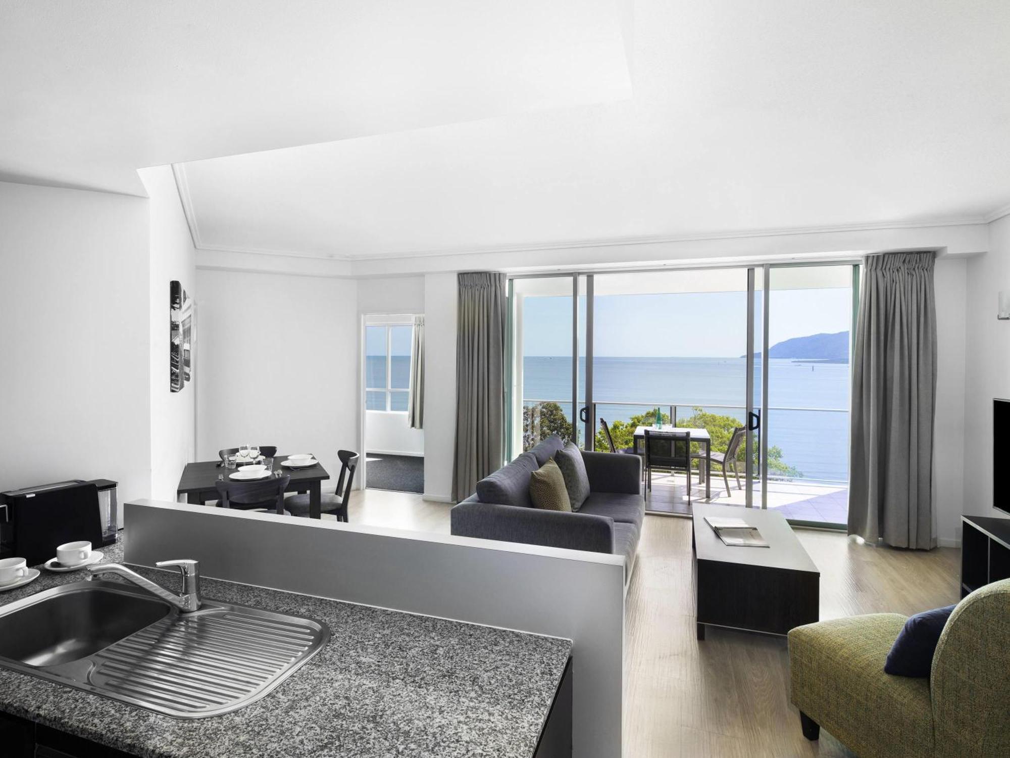 One-Bedroom Ocean View Apartment