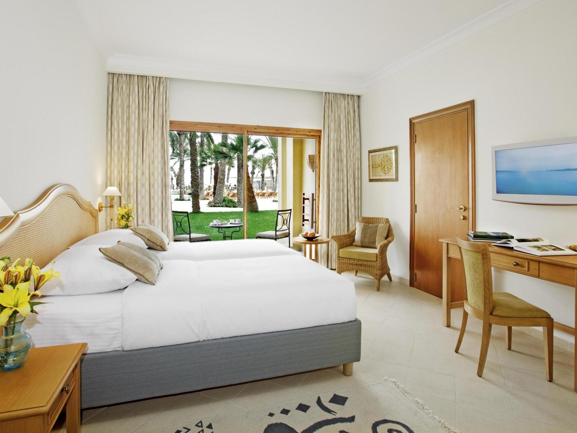 Classic King Room City View