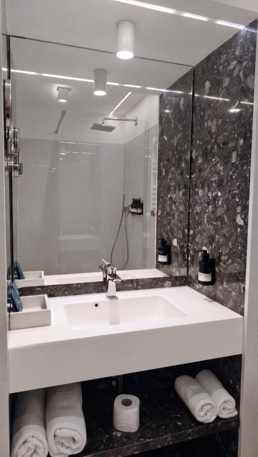 Deluxe Double Room Spa Access