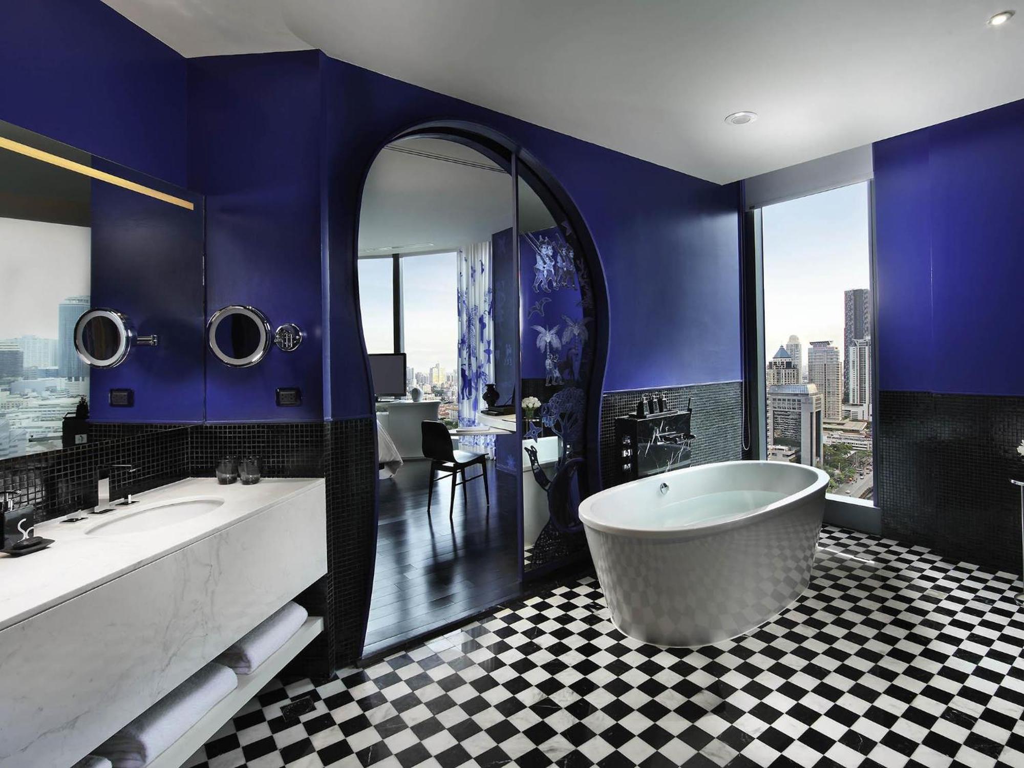SO King Studio Room Skyline City View Club Signature Benefits