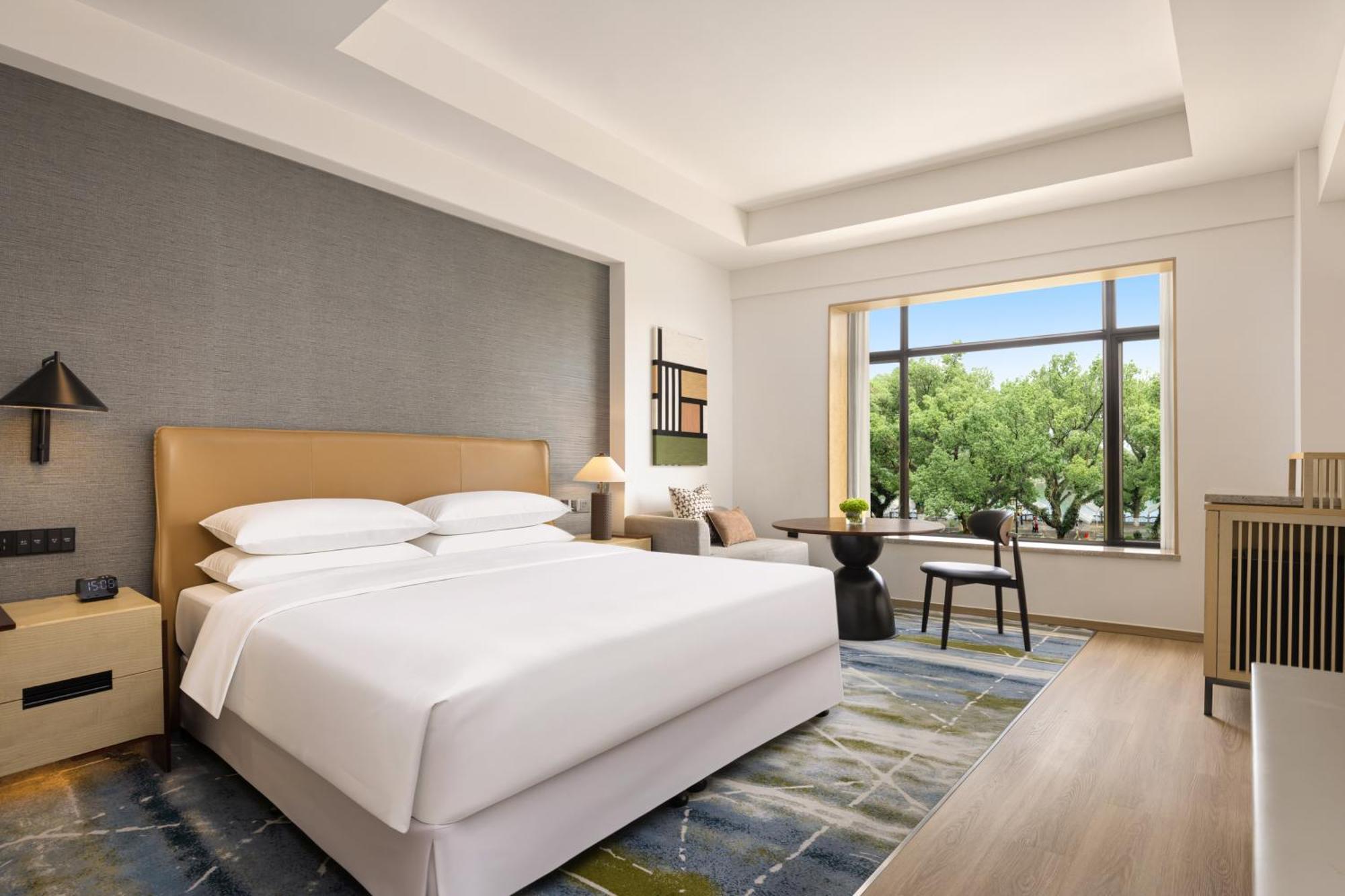 Premium King Room