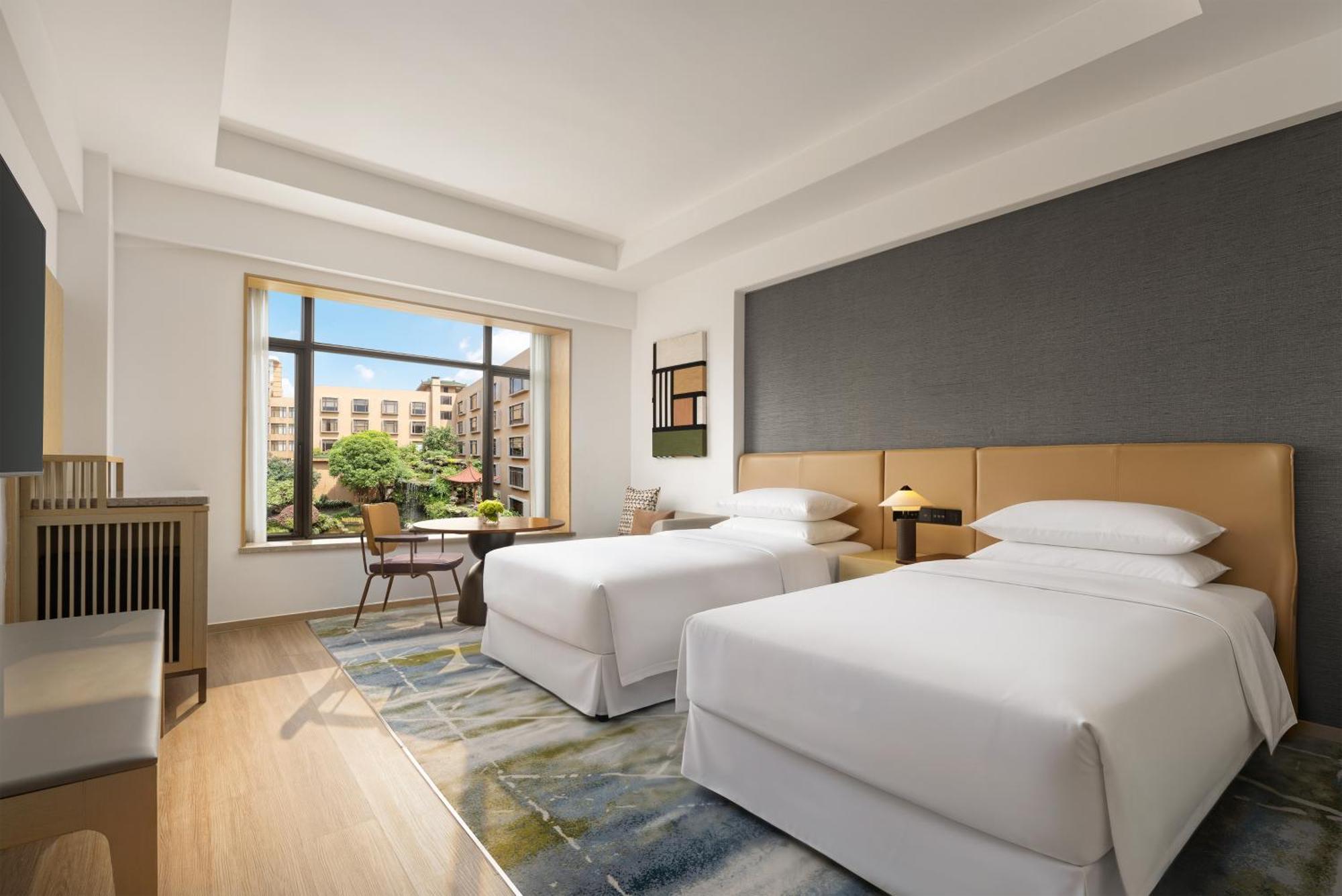 Elegant Twin Room