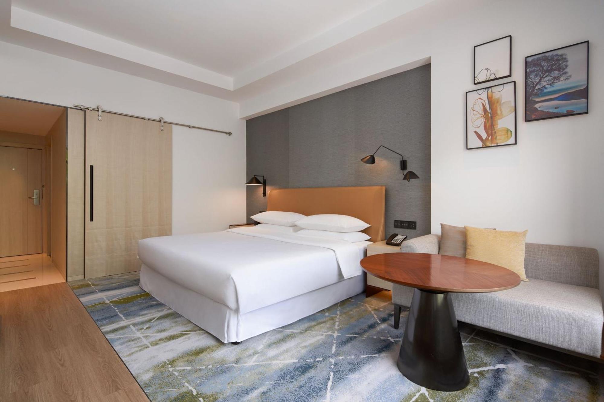 Elegant King Room