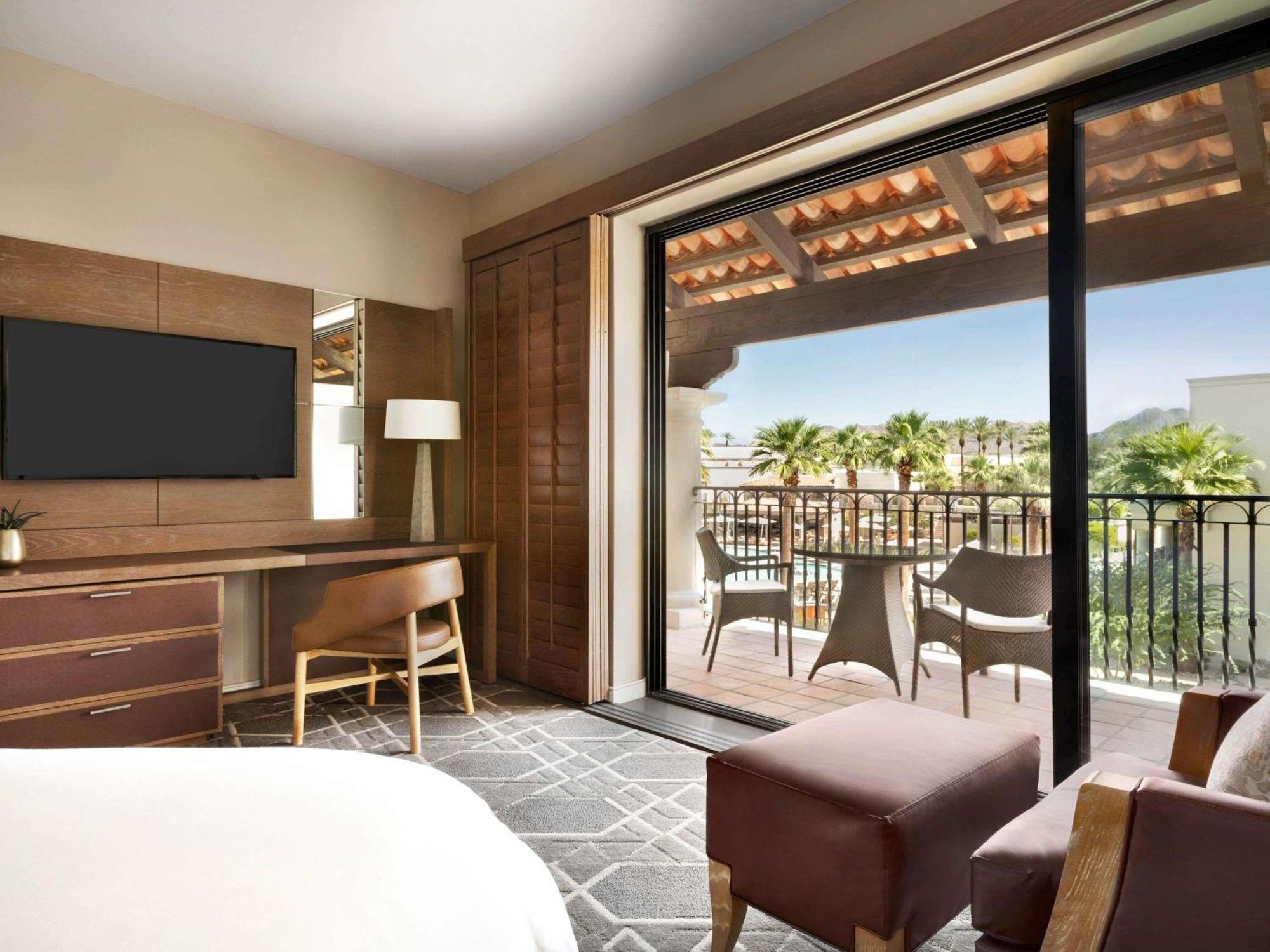Signature King Room with Patio or Balcony - Sunset Beach Wing