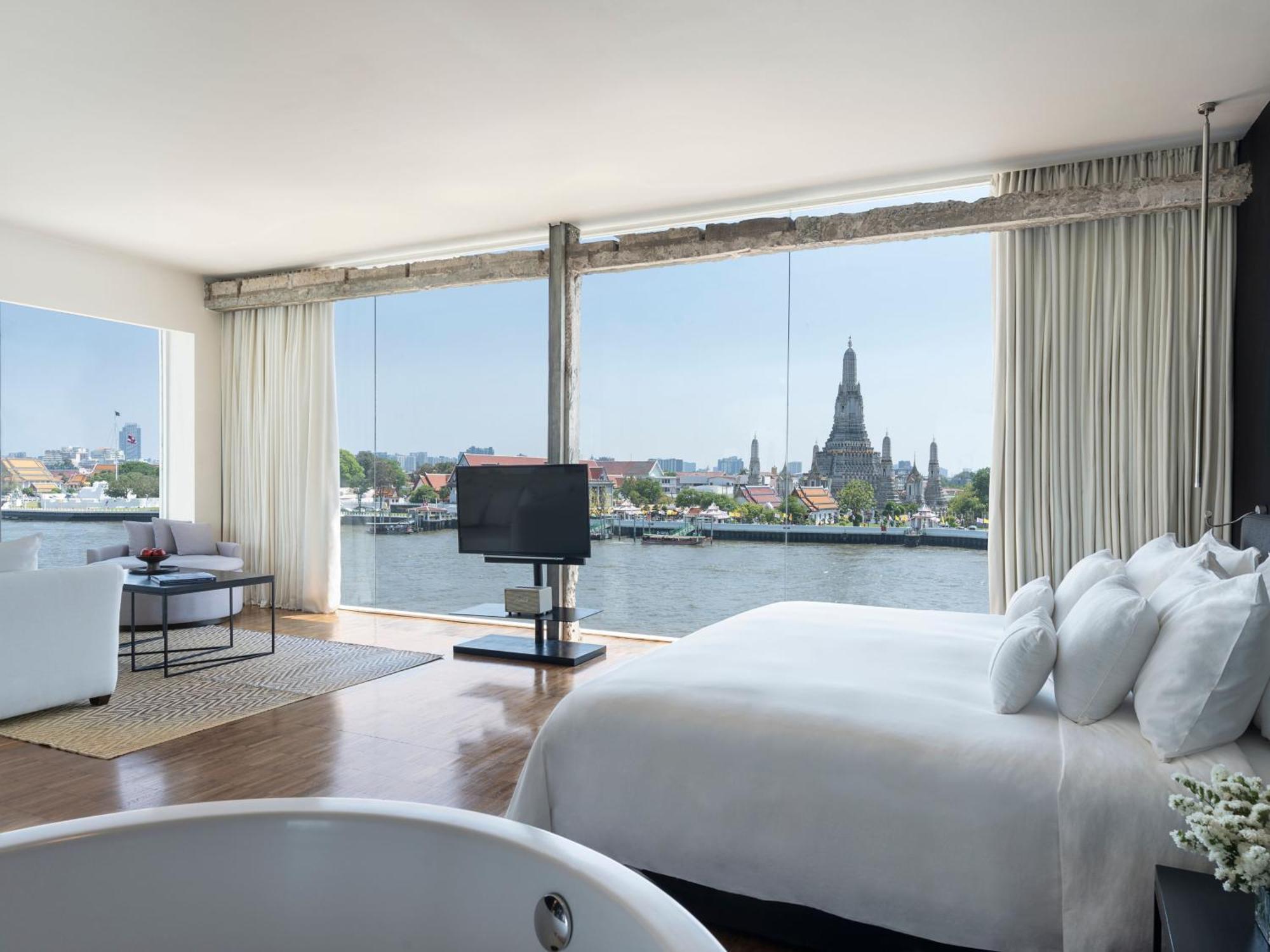 Wat Arun River View Suite