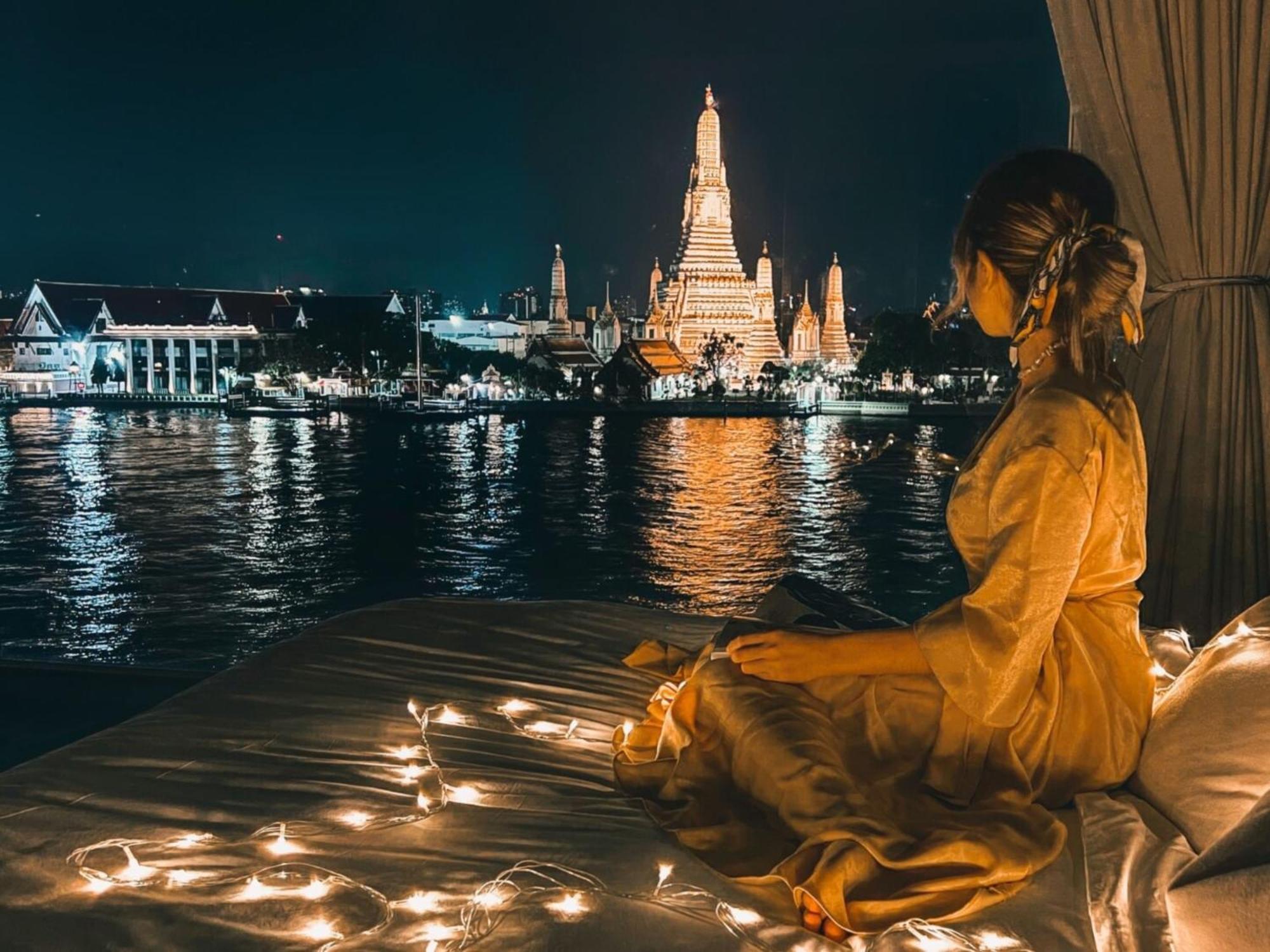 Wat Arun River View Suite