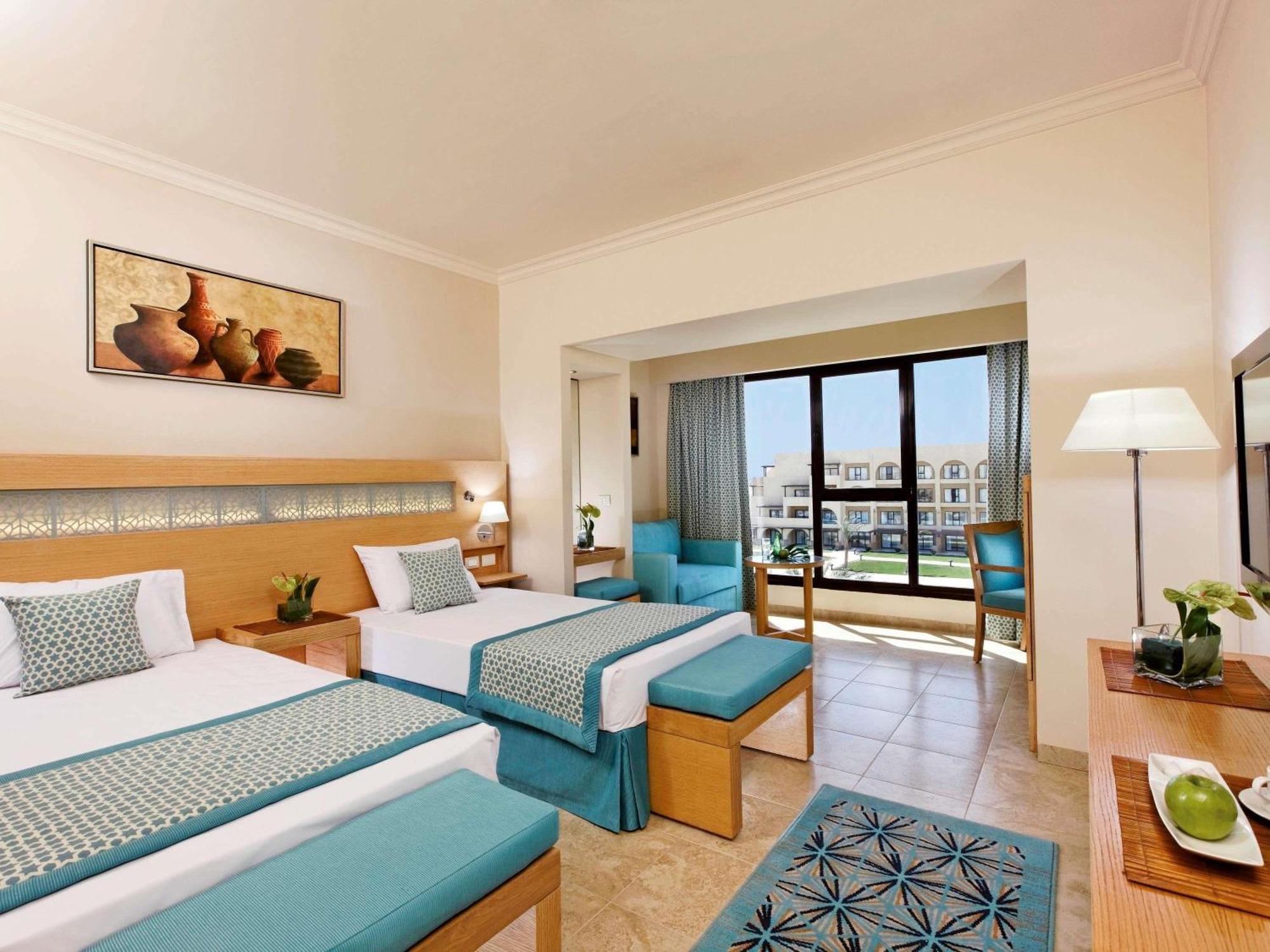 Deluxe Room Two Single Beds Sea View