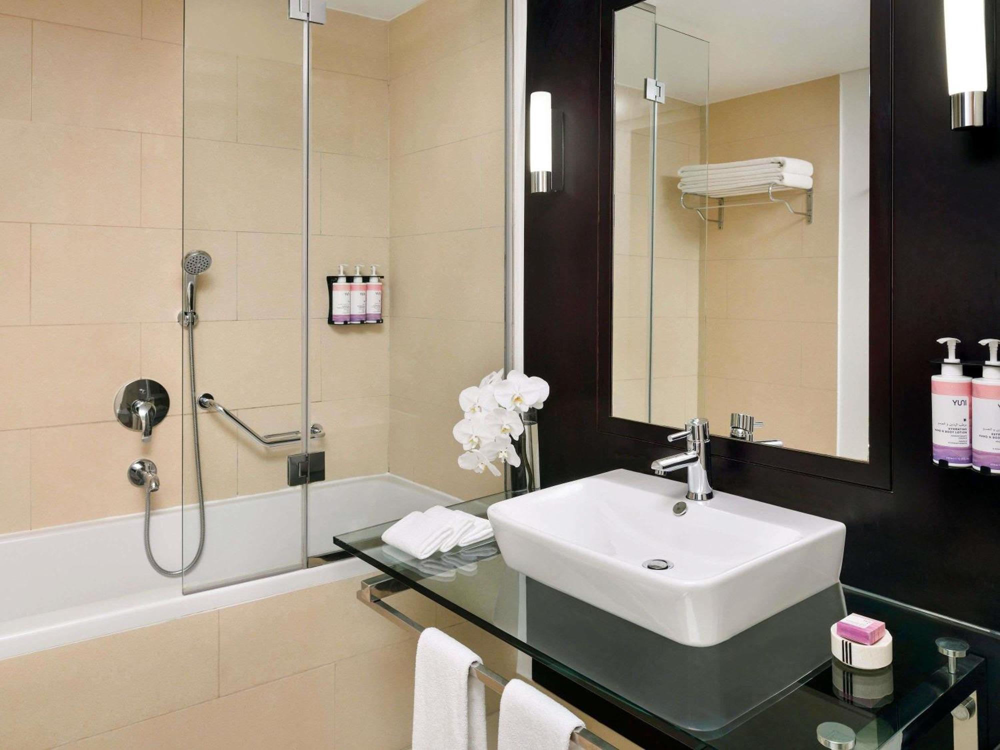 Superior King Room Includes daily access to Riva Beach Club shuttle service